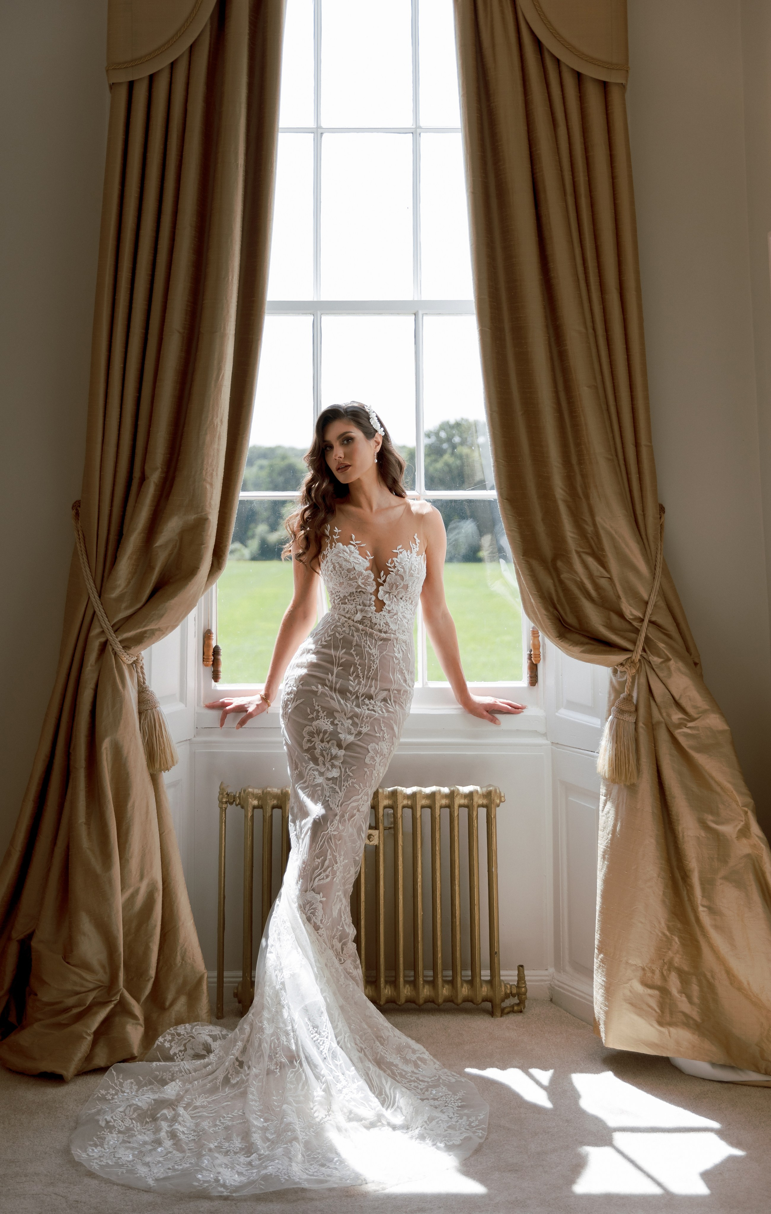 Regal Romance | Editorial Photoshoot at Gosfield Hall, London Estat. YES I DO PRODUCTION — Wedding photography&videography