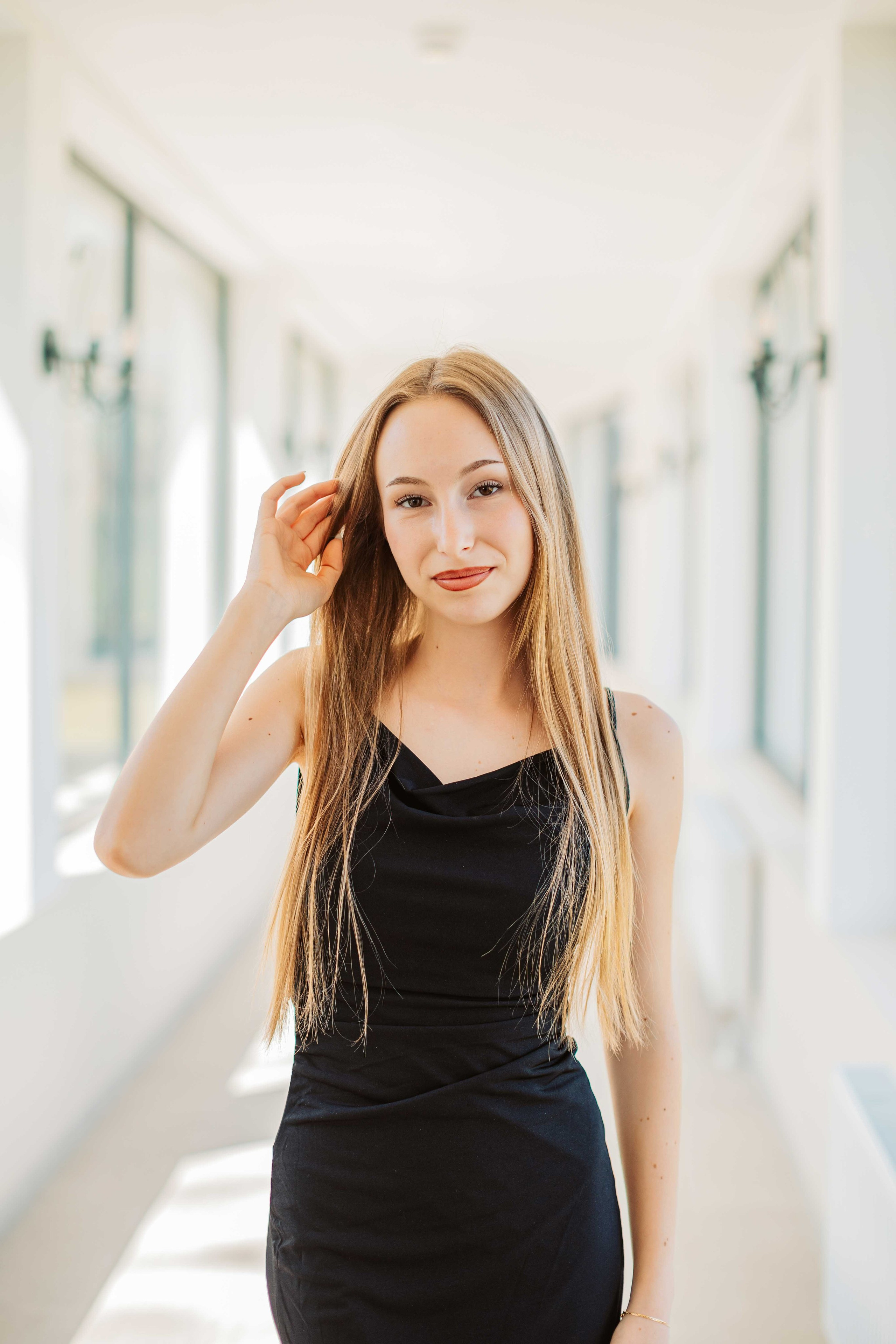 12F — Pedagogic. Contrast Studio