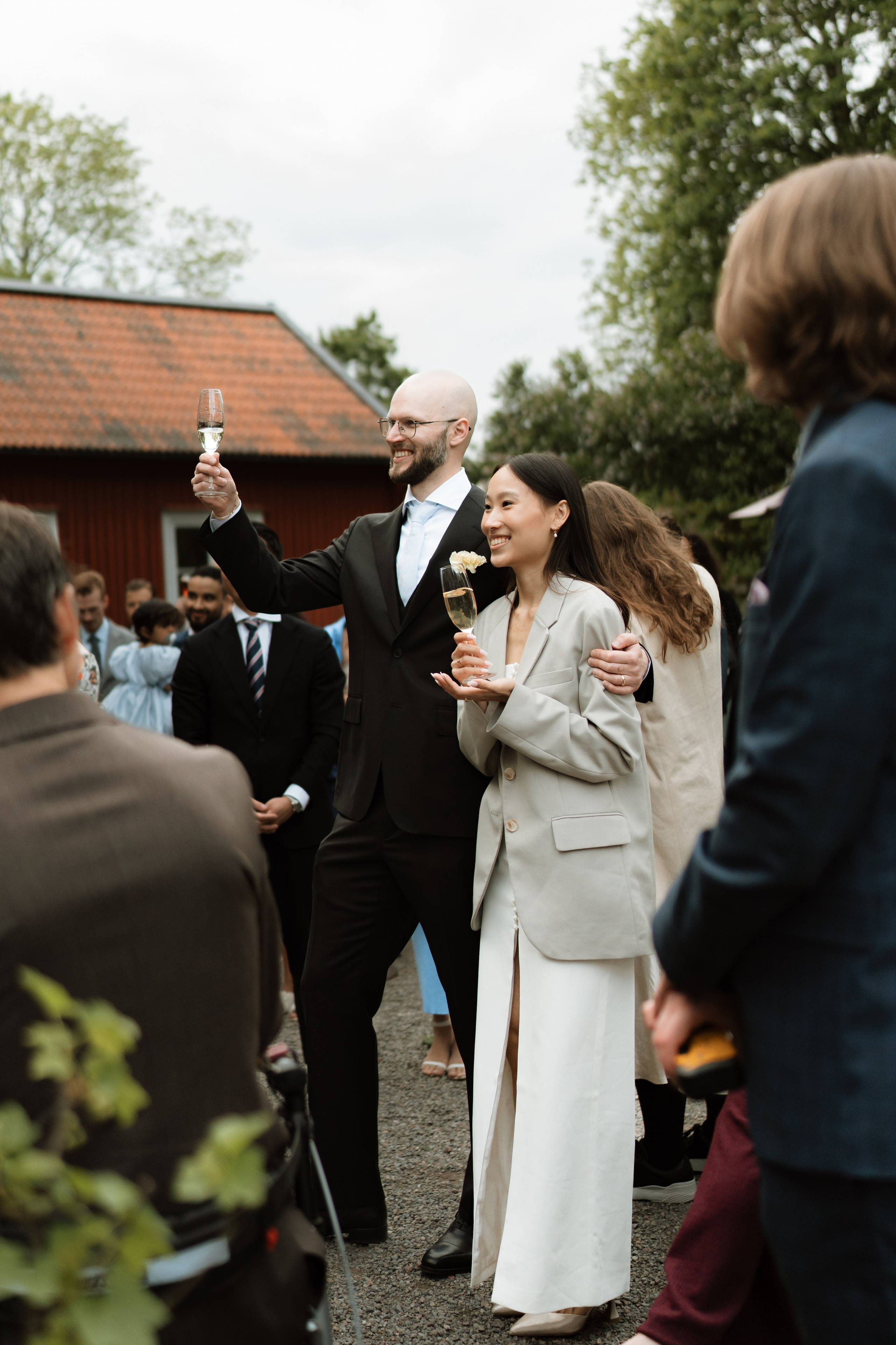 San Francisco Wedding Photography Portfolio | City Hall & Bay Area. Wedding & lifestyle photographer in Bay Area, San Francisco, Santa Cruz
