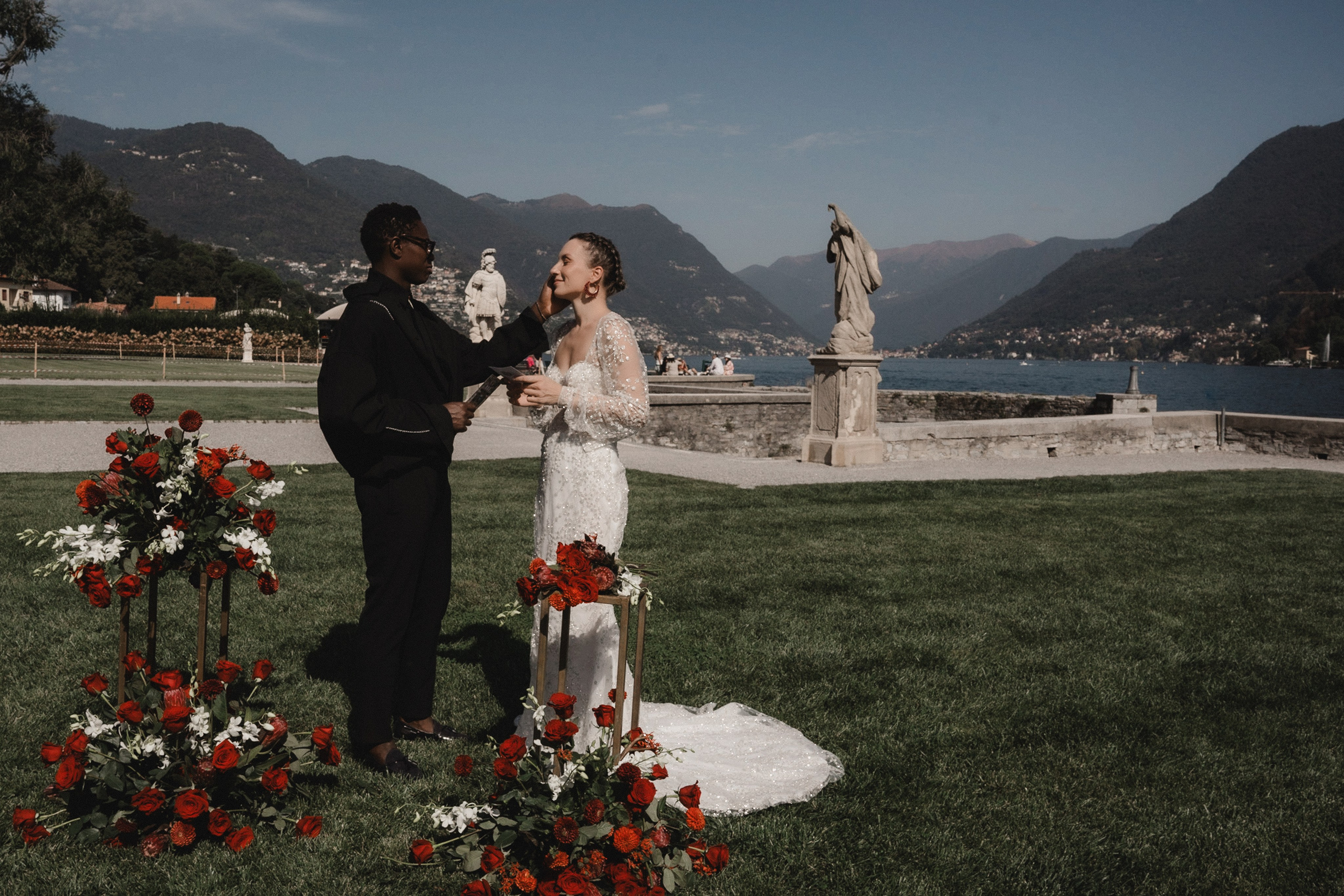 IRINA & AMED • LAKE COMO. PHOTOGRAPHER IN ITALY