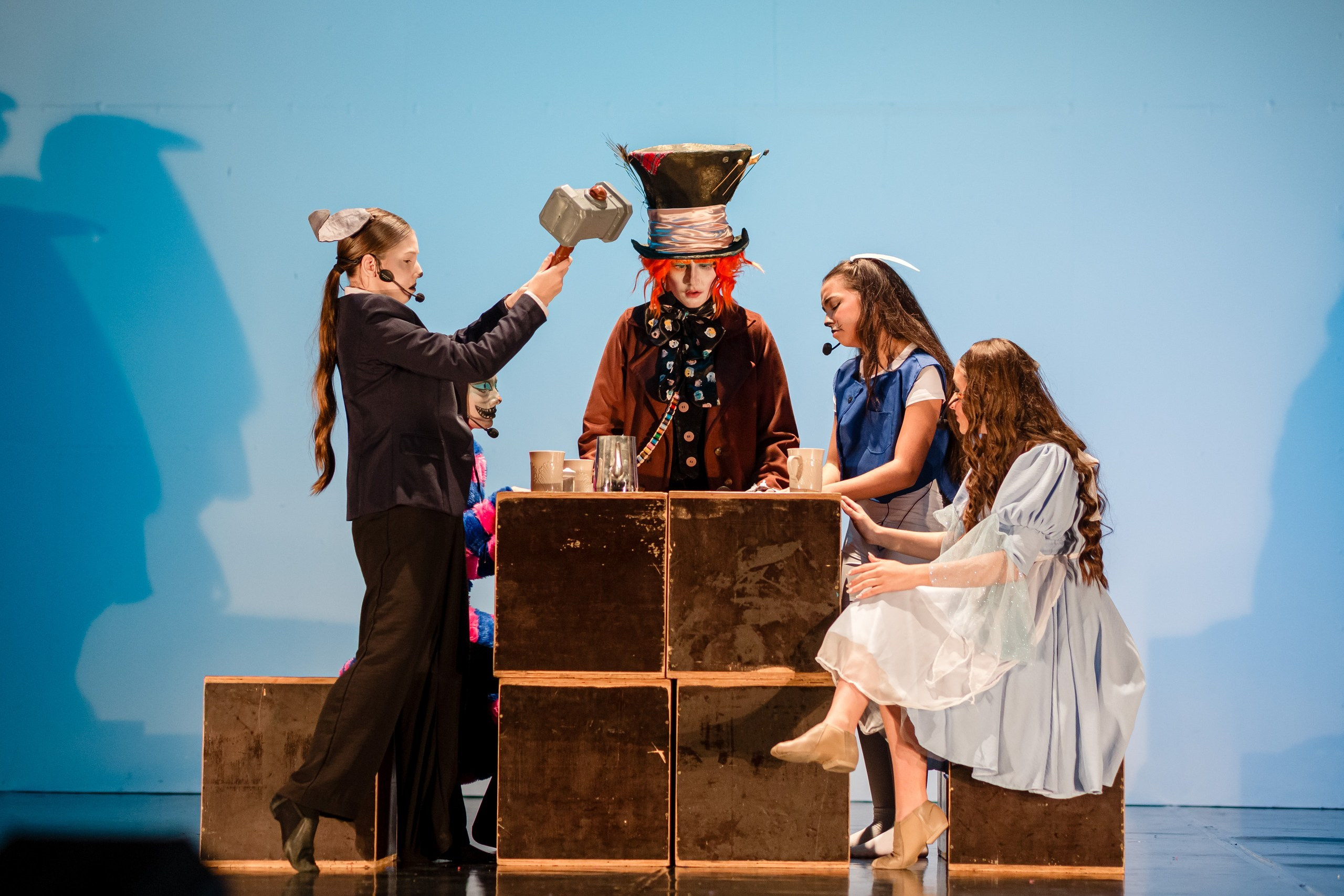 Espetáculo Teatral Alice no País das Maravilhas — Recriarte