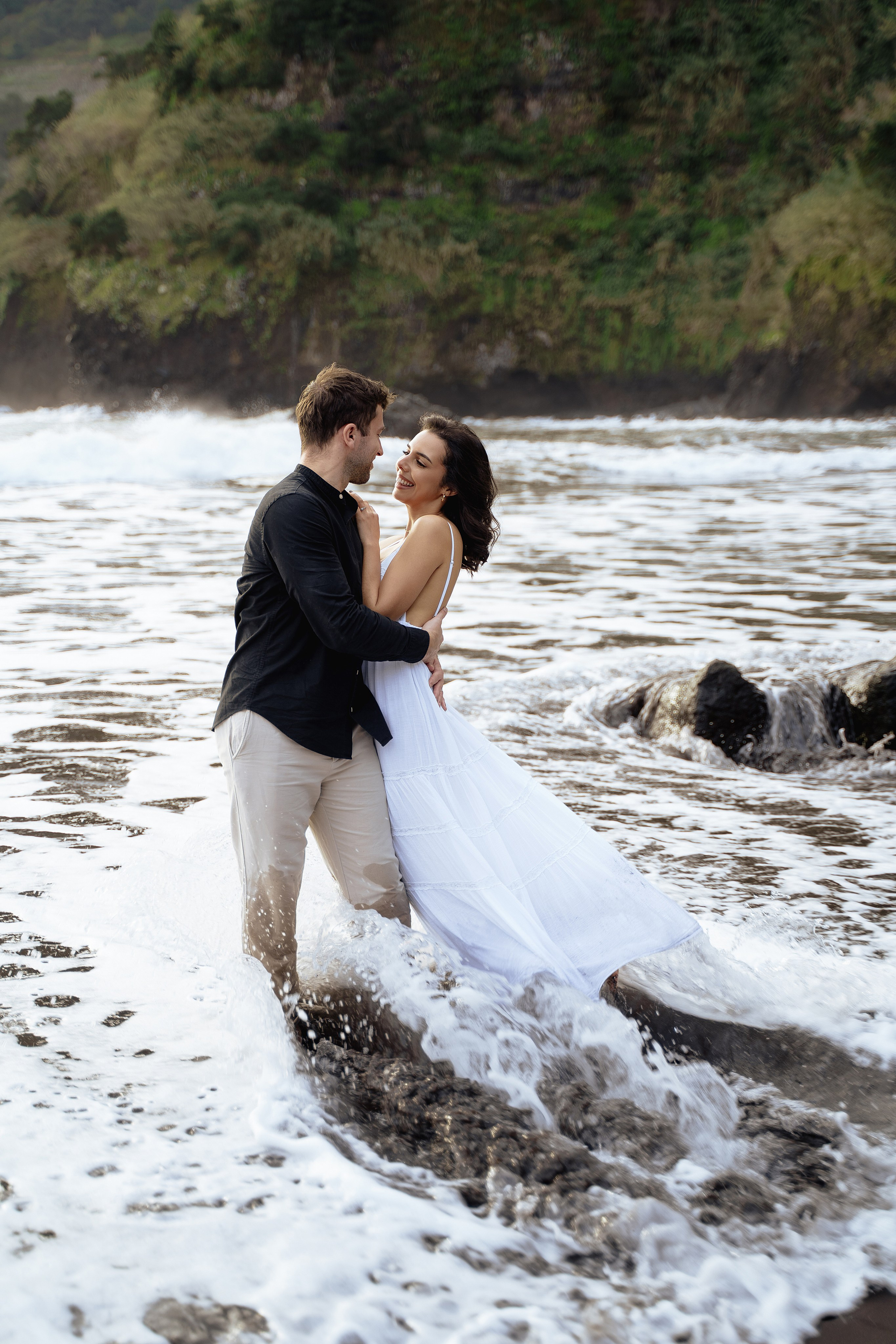 Morning Love Story Photoshoot on Seixal Beach | Madeira Photographer. Your photographer in Madeira
