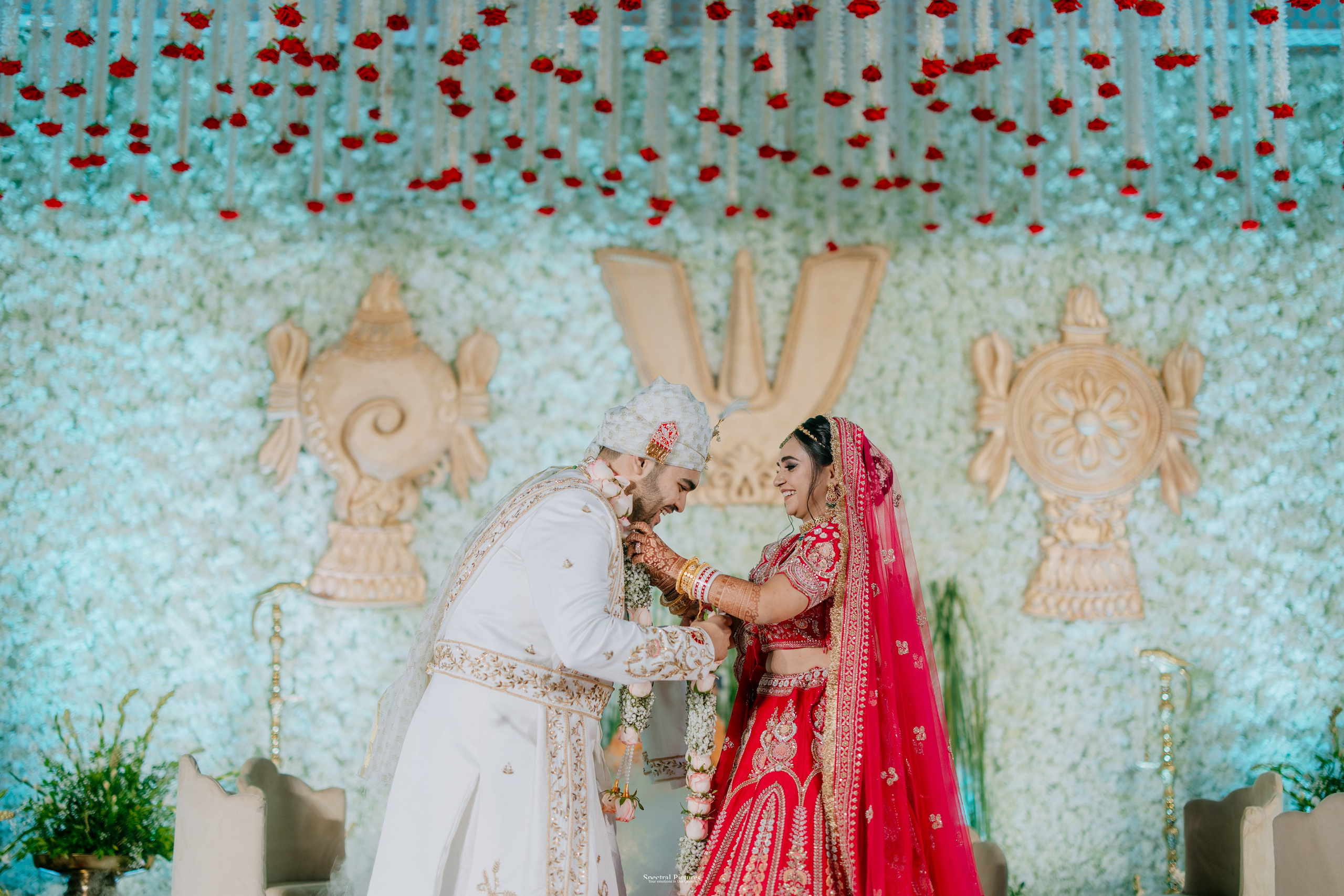 #ADIकीAESHहै