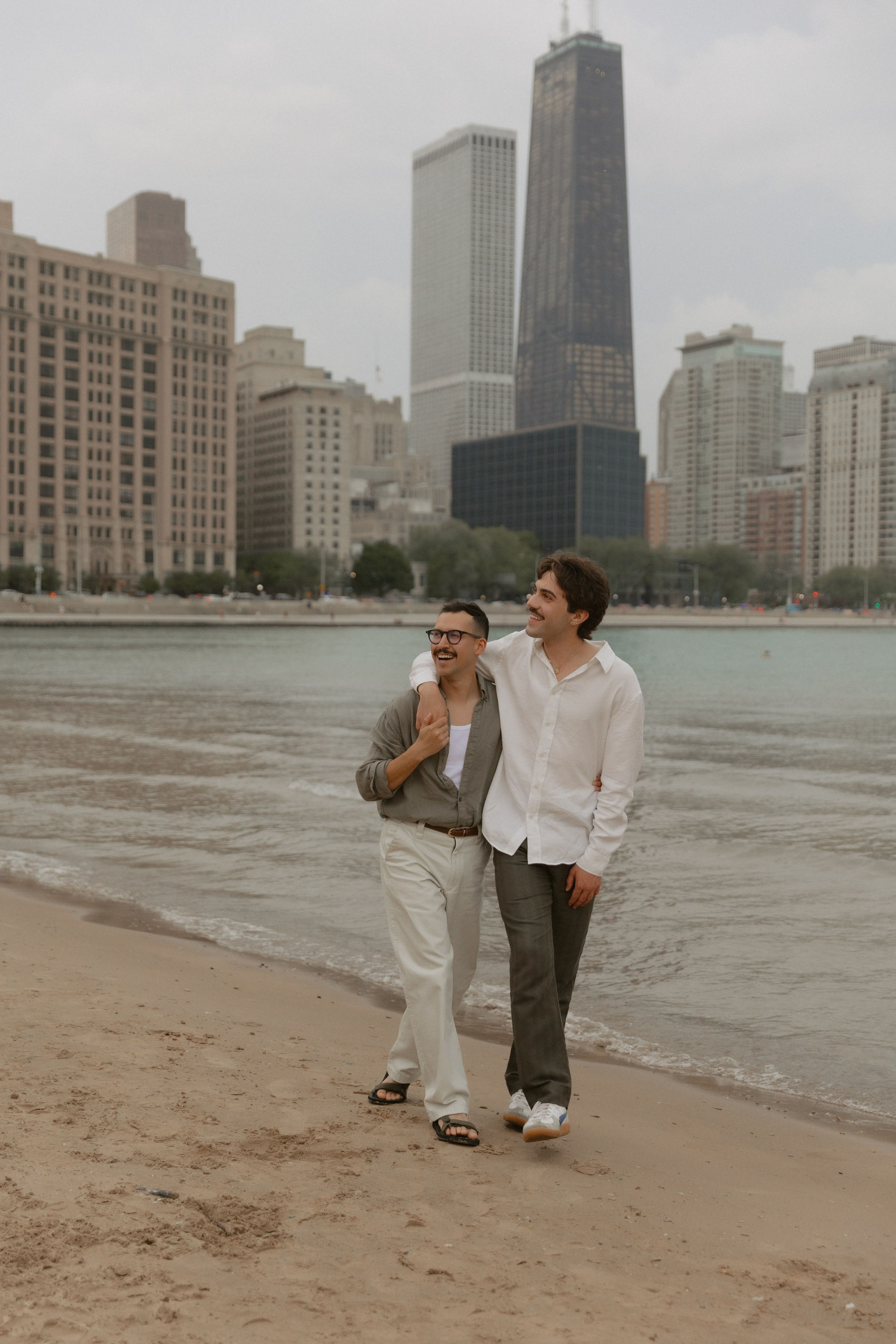 Neil&Alex. Couple photographer in Chicago