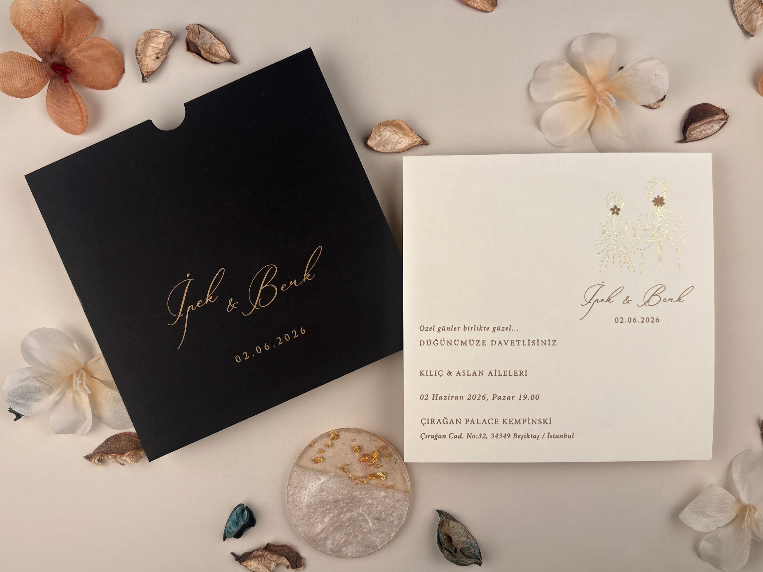 Descoperă eleganța și rafinamentul în fiecare detaliu cu catalogul de invitații Ellite. Fie că organizezi nunți, petreceri private sau evenimente corporate, gama noastră variată de invitații te va impresiona cu designuri luxuriante și finisaje impecabile. Alege dintr-o selecție exclusivă de modele personalizabile pentru a adăuga un strop de distincție evenimentelor tale speciale. Explorează colecția noastră acum și creează invitații memorabile pentru orice ocazie! - invitații nuntă  - modele invitații nuntă  - invitații nuntă 2025  - invitații de nuntă elegante  - invitații de nuntă personalizate  - invitații nuntă online  - invitații nuntă handmade  - catalog invitații nuntă  - invitații originale nuntă  - invitații de nuntă moderne  - invitații nuntă vintage  - invitații nuntă rustice  - invitații nuntă clasice  - design invitații nuntă  - invitații de nuntă cu tematică.- invitații nuntă florale  - invitații nuntă boho  - invitații nuntă aurii  - invitații nuntă minimaliste  - invitații nuntă cu sigiliu  - invitații nuntă cu acuarelă  - invitații nuntă cu fotografie  - invitații nuntă cu inițiale  - invitații nuntă elegante alb-negru  - invitații nuntă cu hârtie texturată  - invitații nuntă cu decupaj laser  - invitații nuntă cu flori uscate. - print invitații nuntă  - invitații nuntă personalizate cu numele mirilor  - invitații nuntă cu plic inclus  - invitații nuntă cu cartolină dublă  - invitații nuntă calitate premium  - invitații nuntă ieftine  - invitații nuntă rapide.- invitații nuntă România  - invitații nuntă București / Botoșani . Iași suceava- invitații nuntă cu livrare în țară  - invitații nuntă online România.- „Invitație de nuntă elegantă cu design floral și plic crem”  - „Model de invitație de nuntă vintage cu sigiliu de ceară”  - „Set complet invitații de nuntă personalizate cu inițialele mirilor”  - „Invitație de nuntă modernă cu design minimalist și text negru pe fundal alb”  - „Invitație de nuntă rustică pe hârtie kraft cu șnur de iută”  - „Invitație de nuntă cu decupaj laser și detalii aurii” - „Invitație de nuntă în stil boho cu imprimeu floral colorat”  - „Invitație romantică de nuntă cu flori uscate și panglică din satin”  - „Invitație de nuntă clasică cu monogramă și font caligrafic”  - „Invitație de nuntă în stil glamour cu folie aurie și text embosat”- „Model de invitație de nuntă 2025 cu design elegant și font modern”  - „Cele mai noi invitații de nuntă 2025 – stil floral, sofisticat”