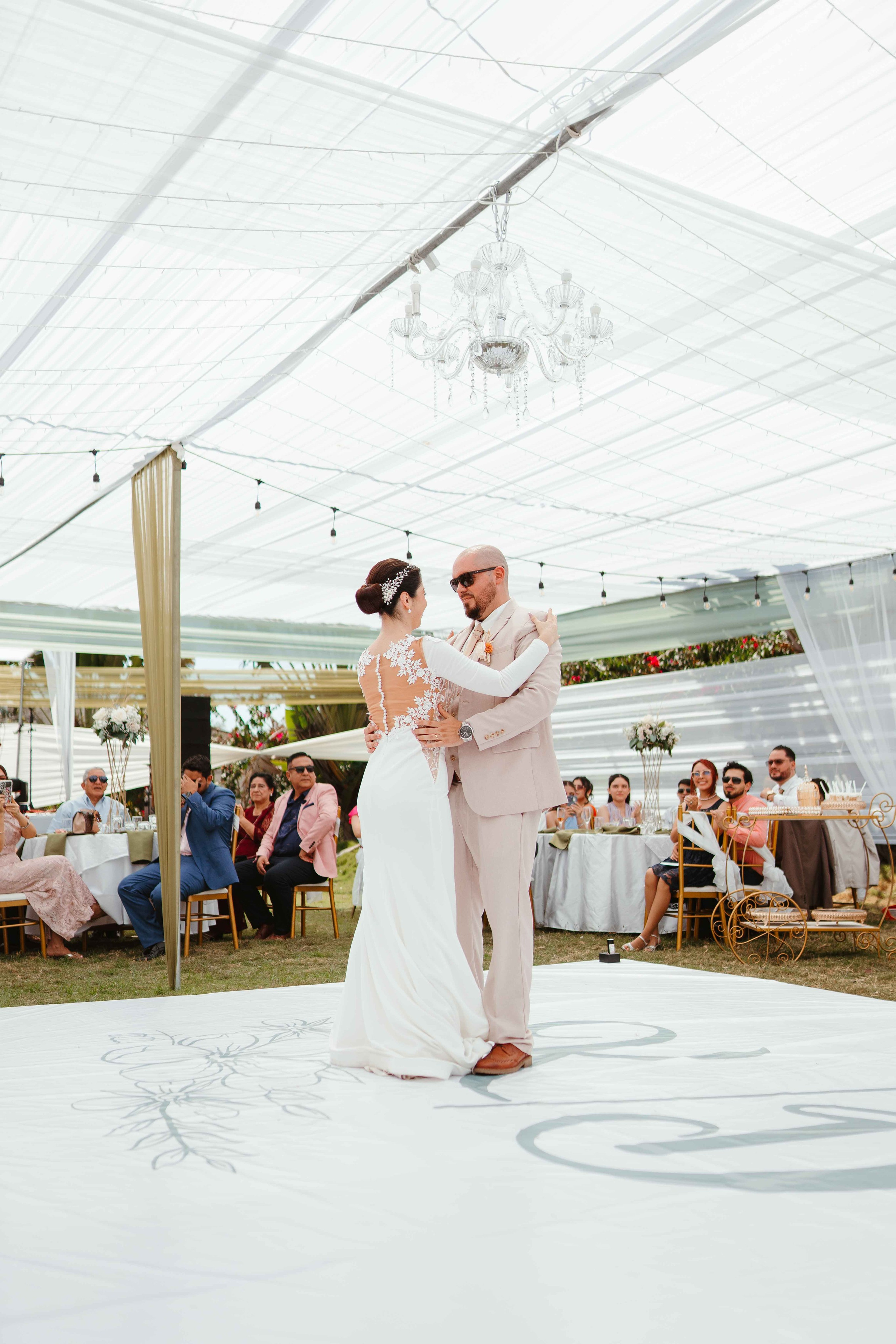Karina y Daniel. Fotógrafo de bodas en Loja Ecuador | Piero Alvarez PH