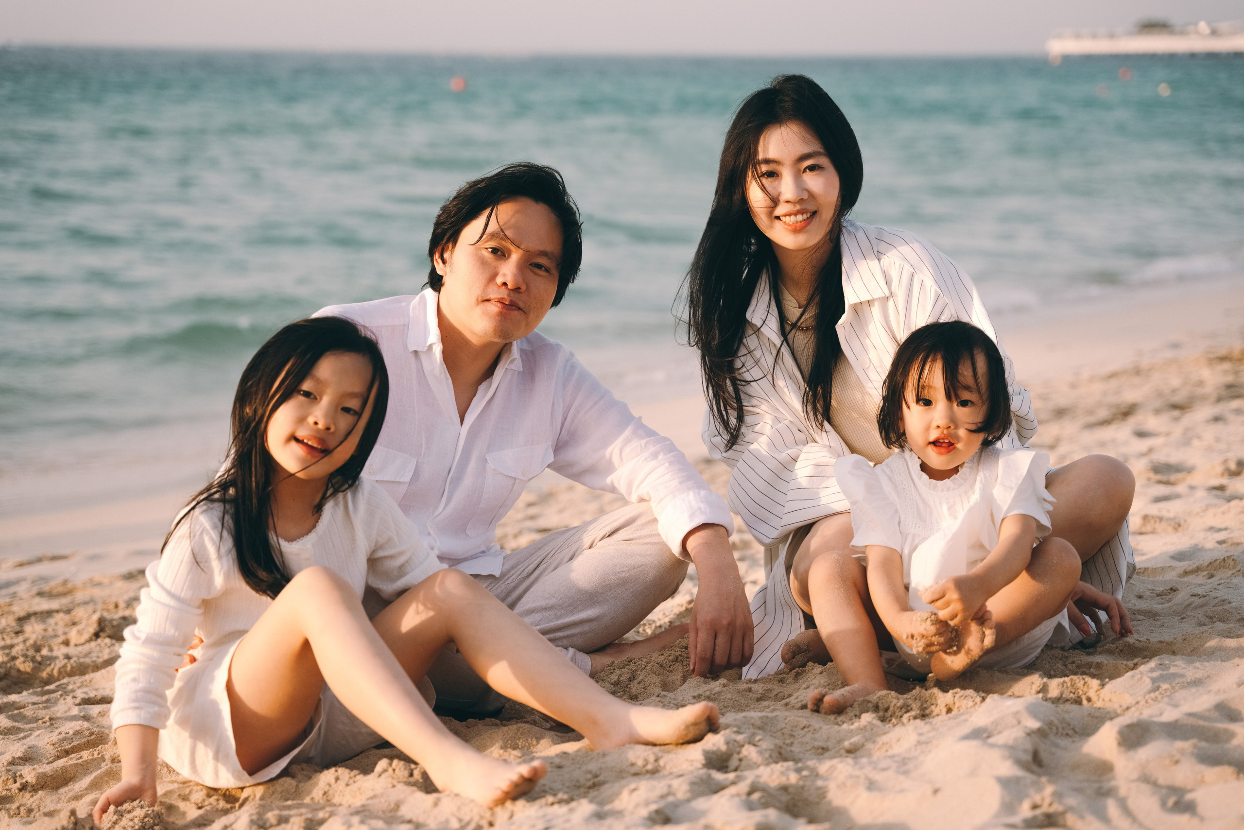 Wavy beach day. Angela Iakovleva — Family Photographer in Dubai