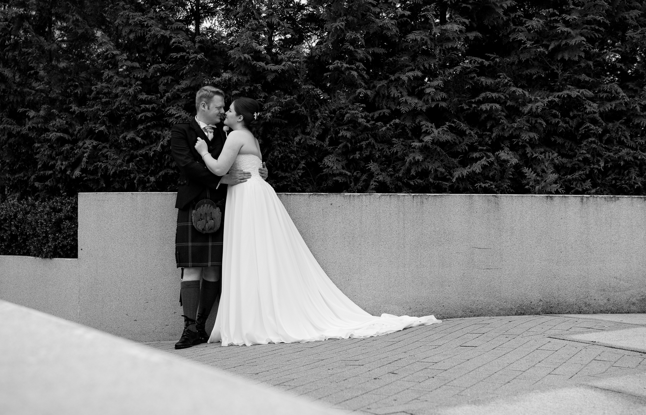 Wedding photos. Portrait and Family photographer based in Larkhall Scotland
