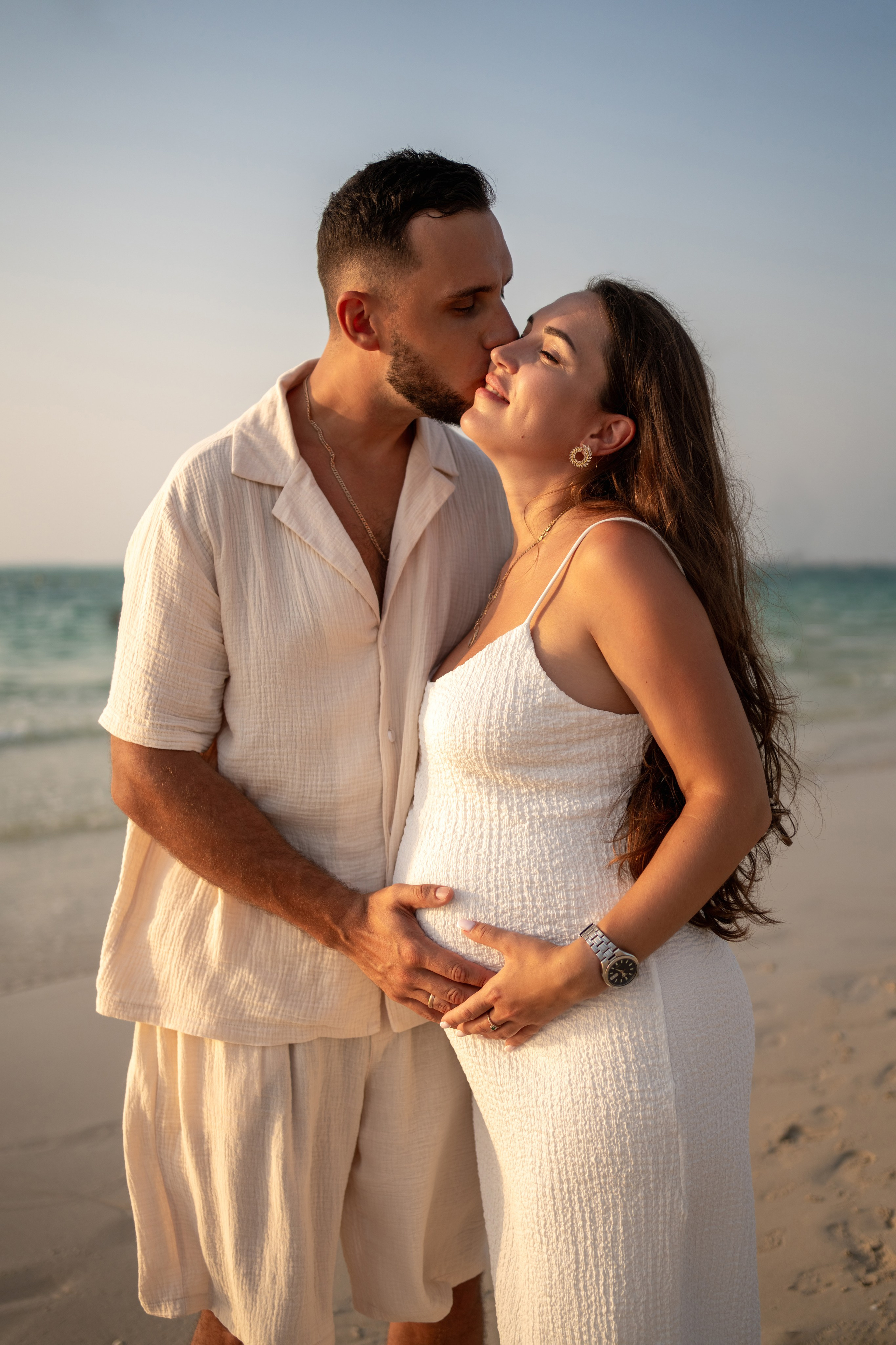 Golden hour, growing love. Angela Iakovleva — Family Photographer in Dubai