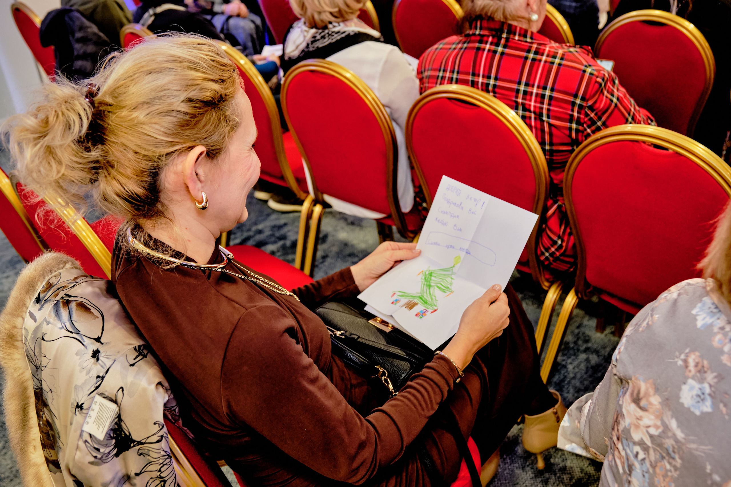 Фоторепортаж з благодійного Новорічного балу у Чорногорії. Портретний фотограф Альона Новгородцева