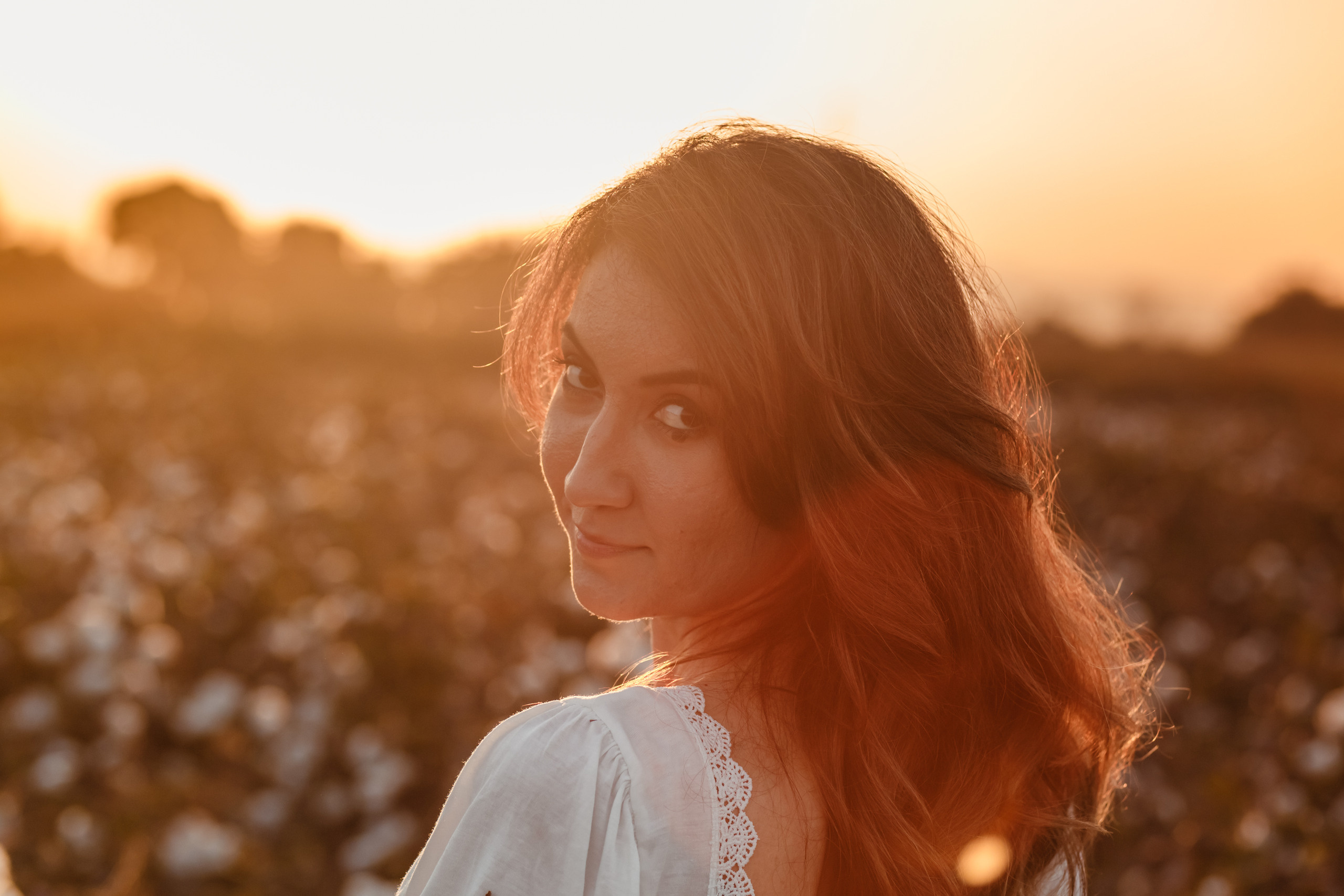 Pamuk tarlasında kişisel fotoğraf çekimi