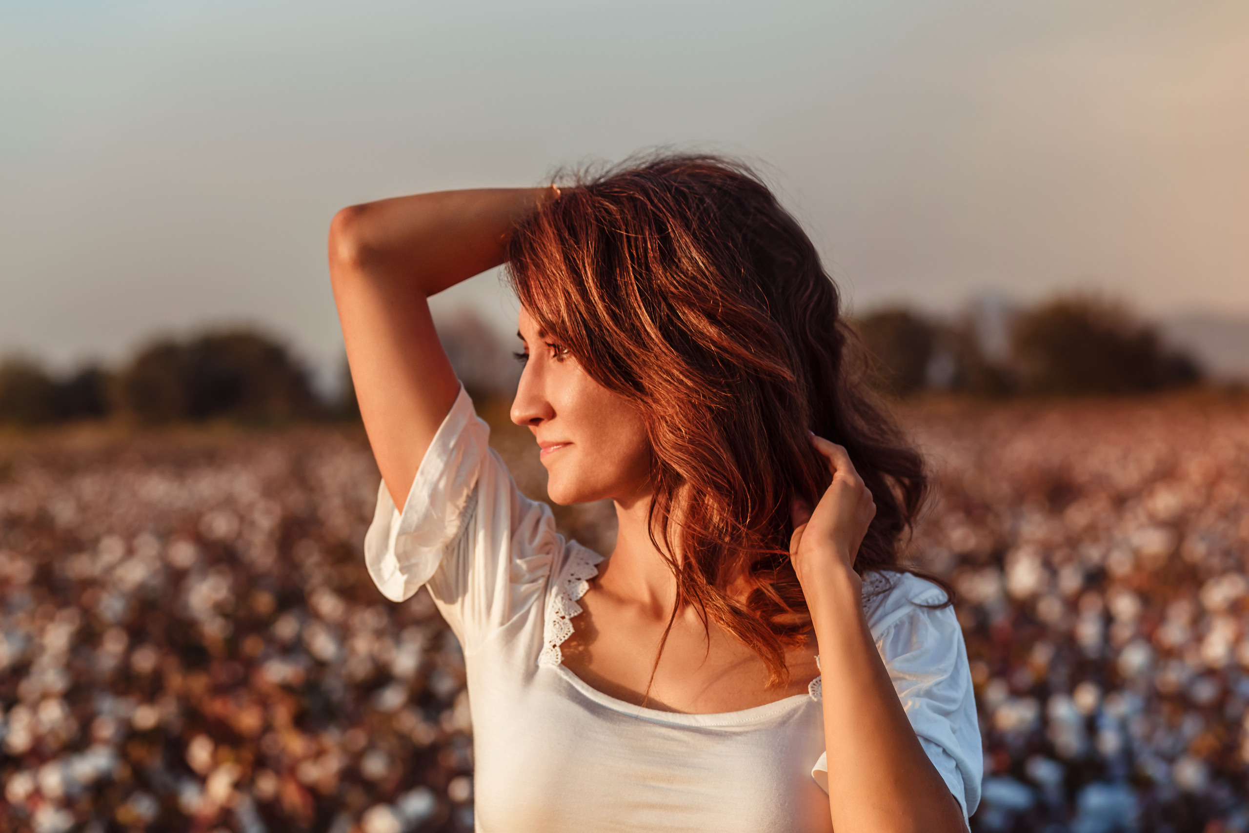 Pamuk tarlasında kişisel fotoğraf çekimi