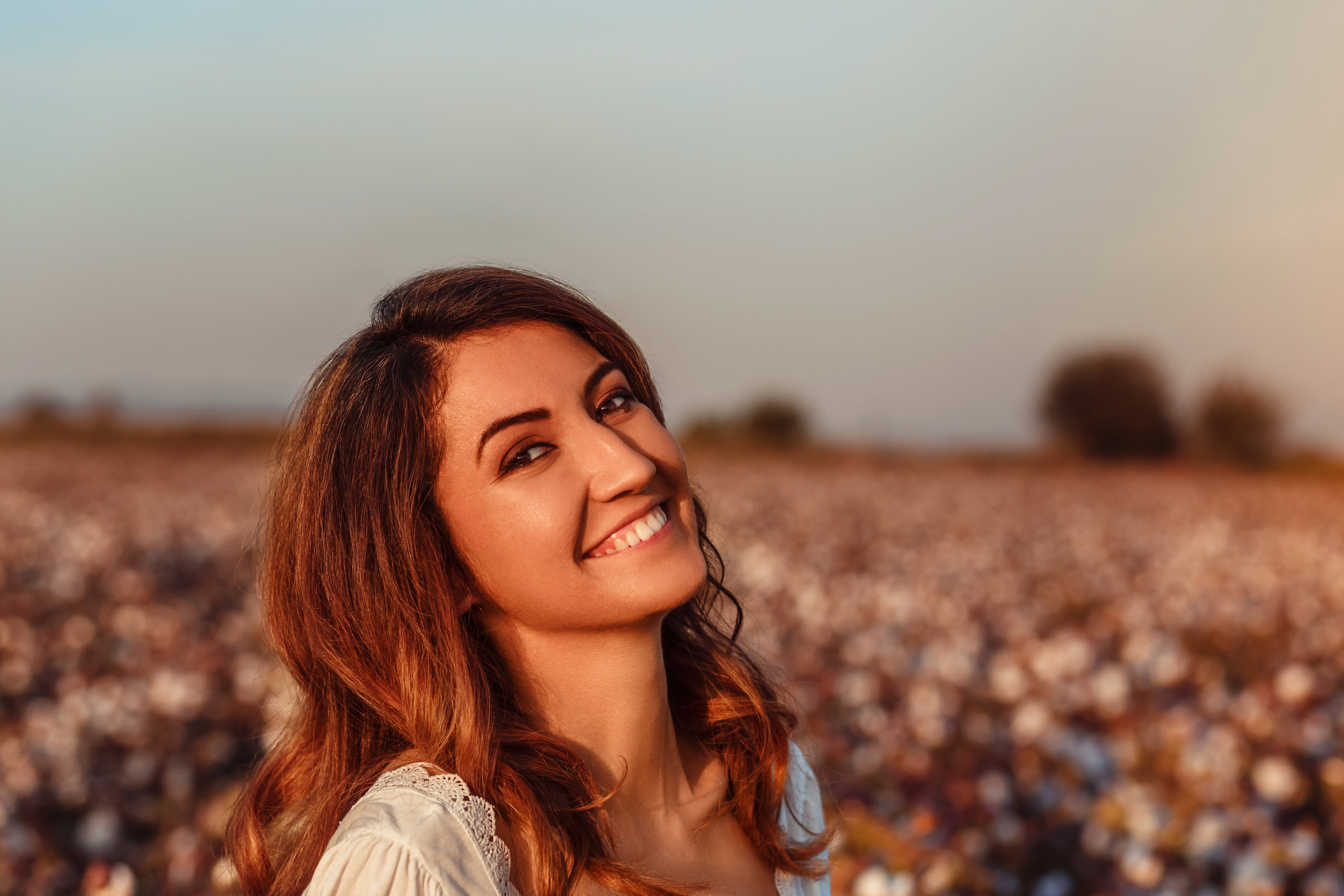 Pamuk tarlasında kişisel fotoğraf çekimi