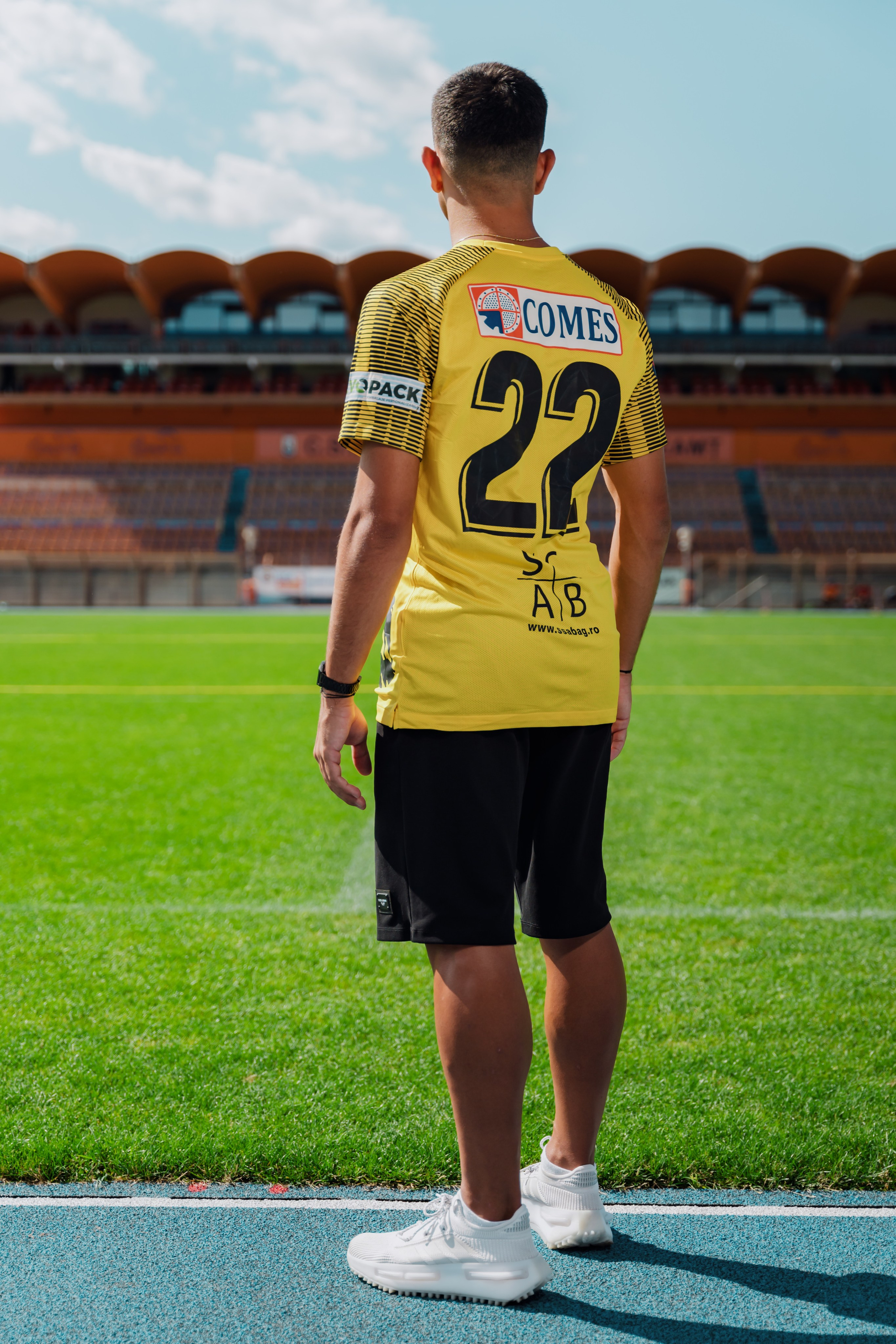 Folha. Dragosbaciuartphotographer