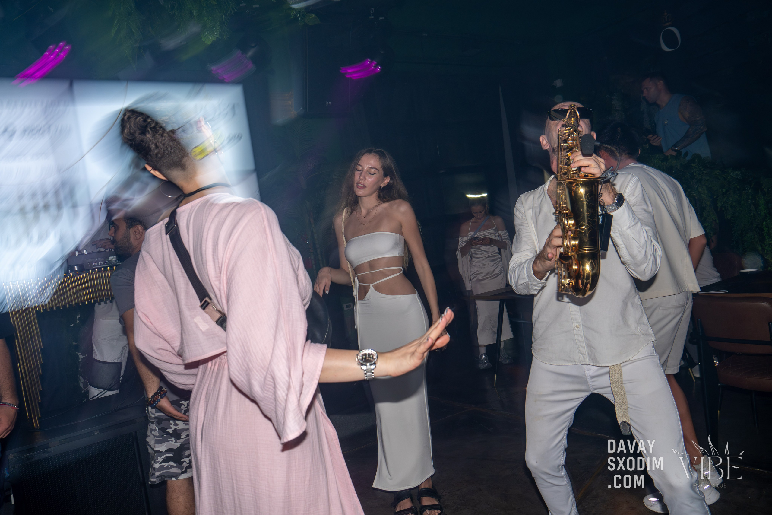 Вечеринка White Out | Фоторепортаж | Видеорепортаж | Афиша | DAVAYSXODIM.com PHUKET. АФИША|ФОТОРЕПОРТАЖИ|ИВЕНТЫ|ПХУКЕТ