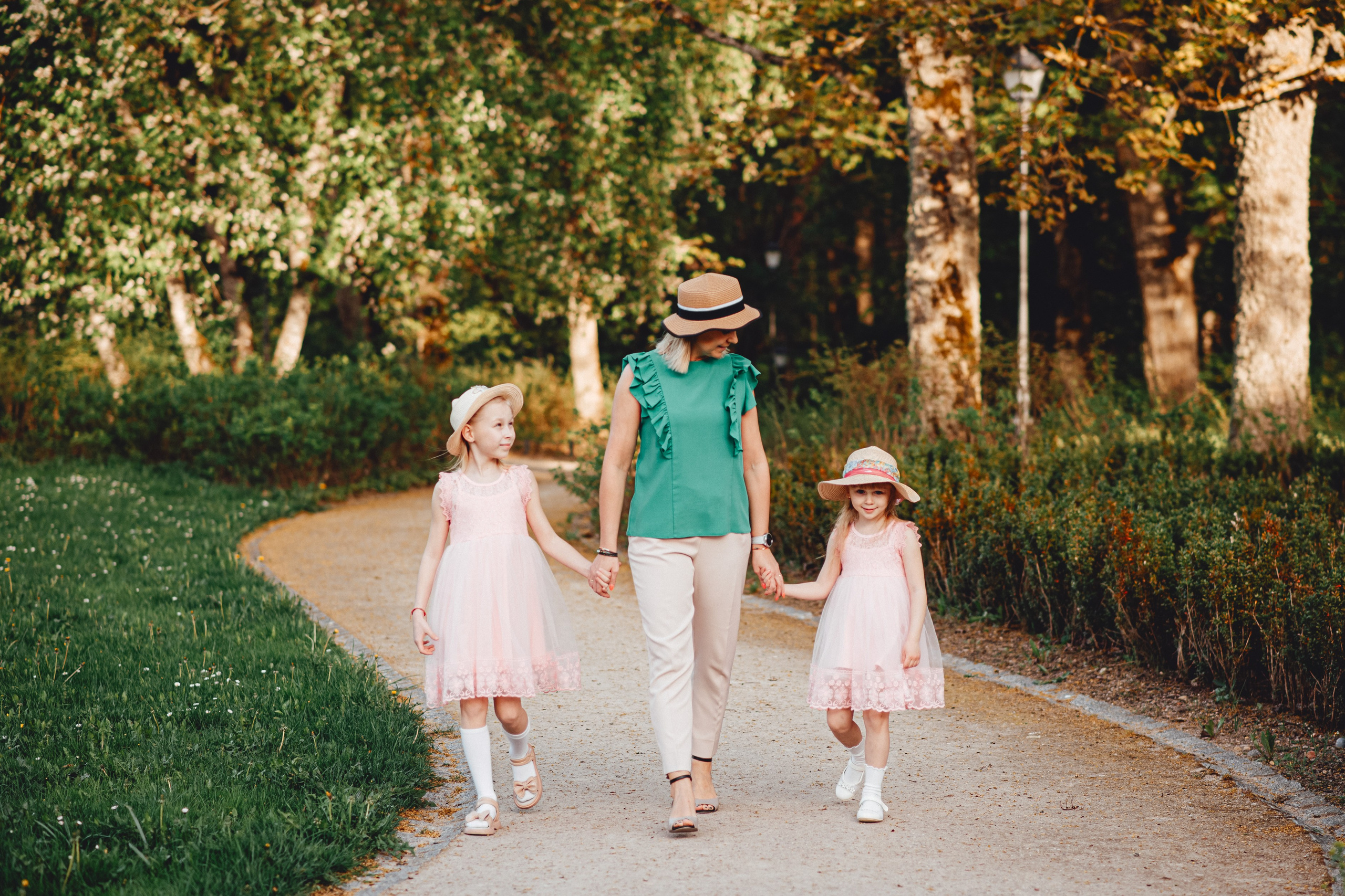 Nėštumo, laukimo, šeimos, vaikų, porų fotosesija fotografavimas. Šeimos fotografas Vilnius Trakai kaina fotografė personal.lt photogrpahy kainos šeima, vaikai profesionali natūrali meninė reportažinė klasikinė fotosesija gamtoje namuose