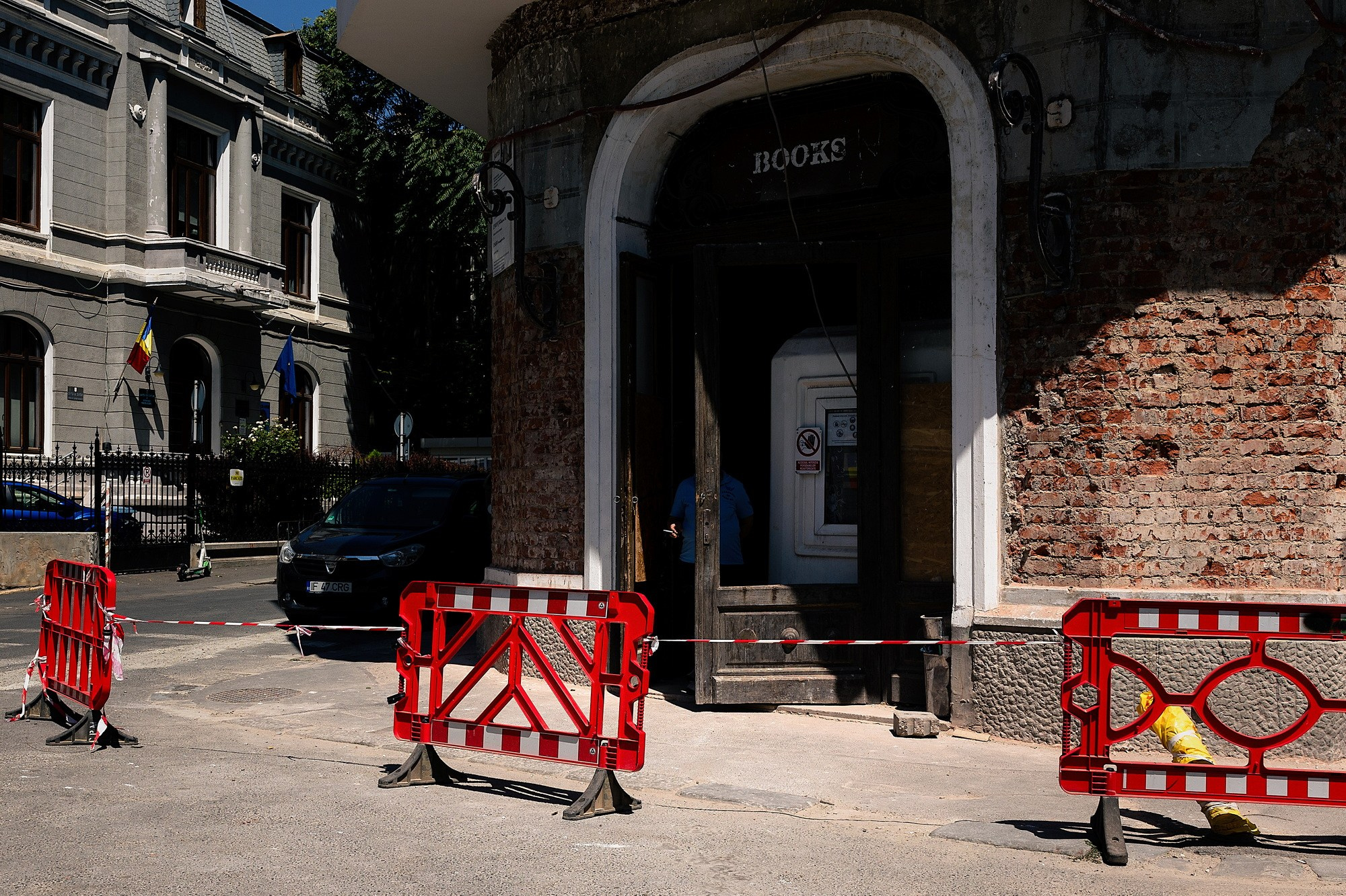 Cigarette break. A Creative Insight | Catalin Nastase