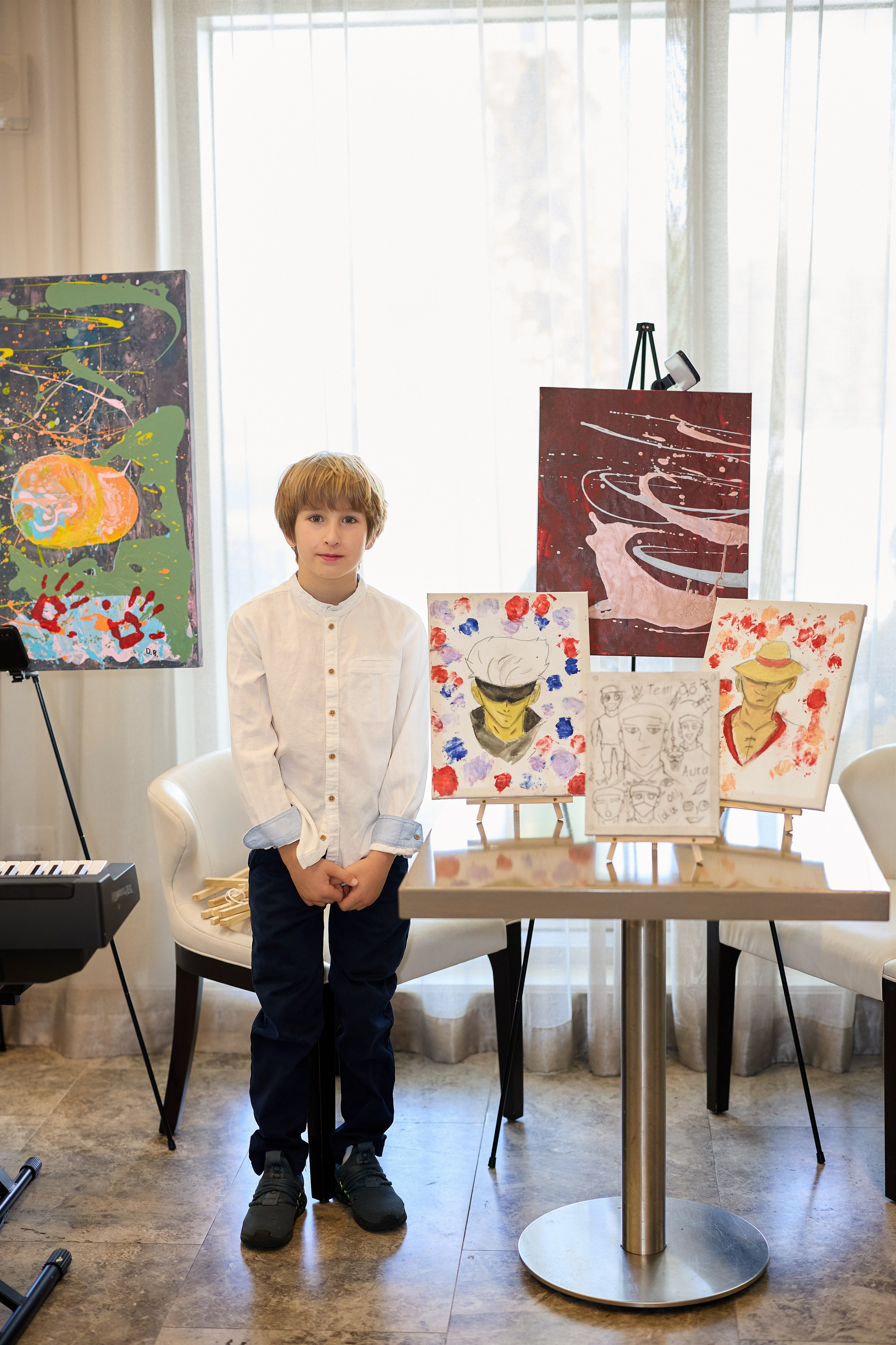 Авторская благотворительная художественная выставка Дианы Бортник. Фотограф Юлия Маковеева