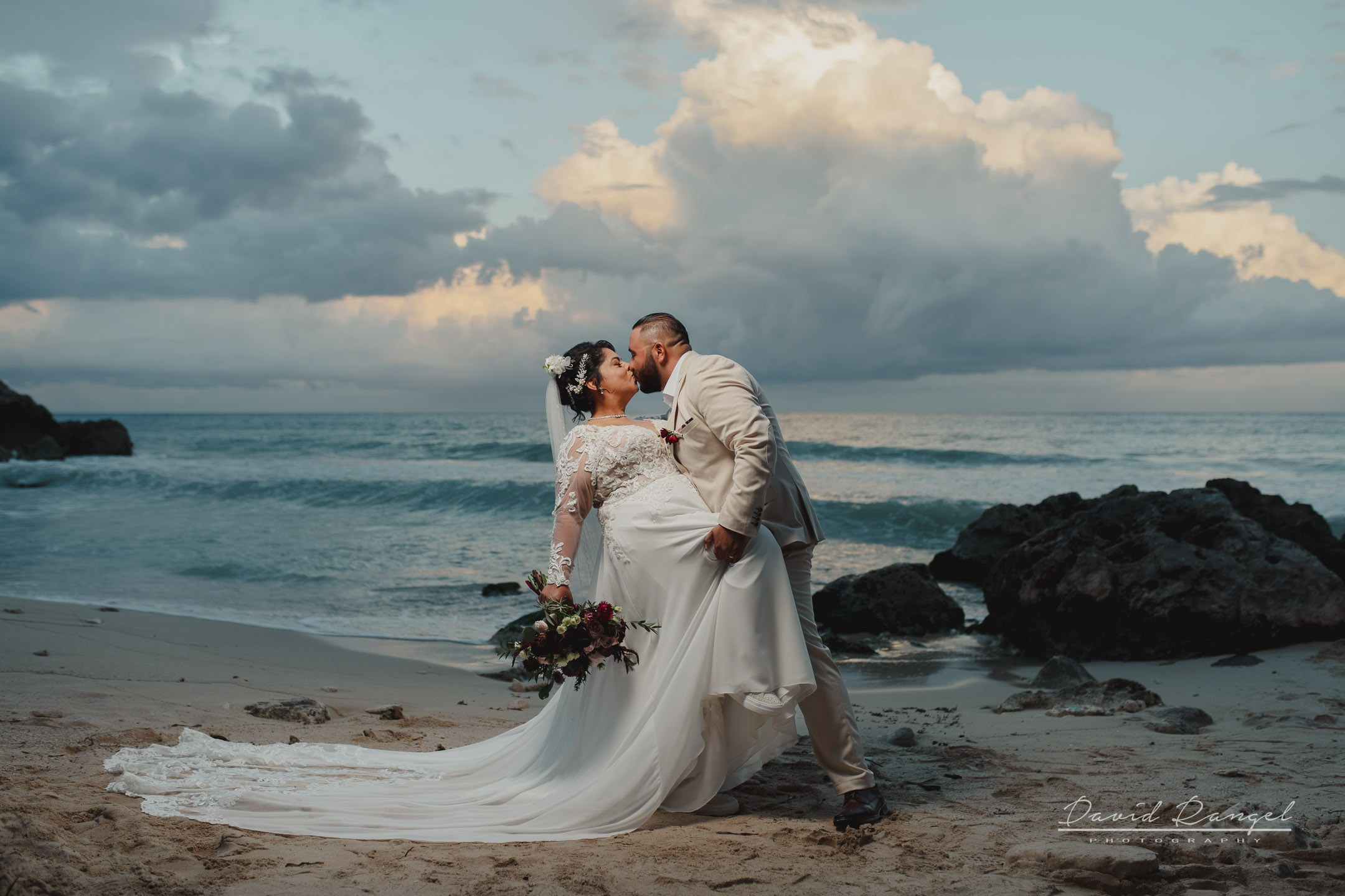 Classic Weddings. Destination wedding photographer based in Cancun and Riviera Maya with service worldwide