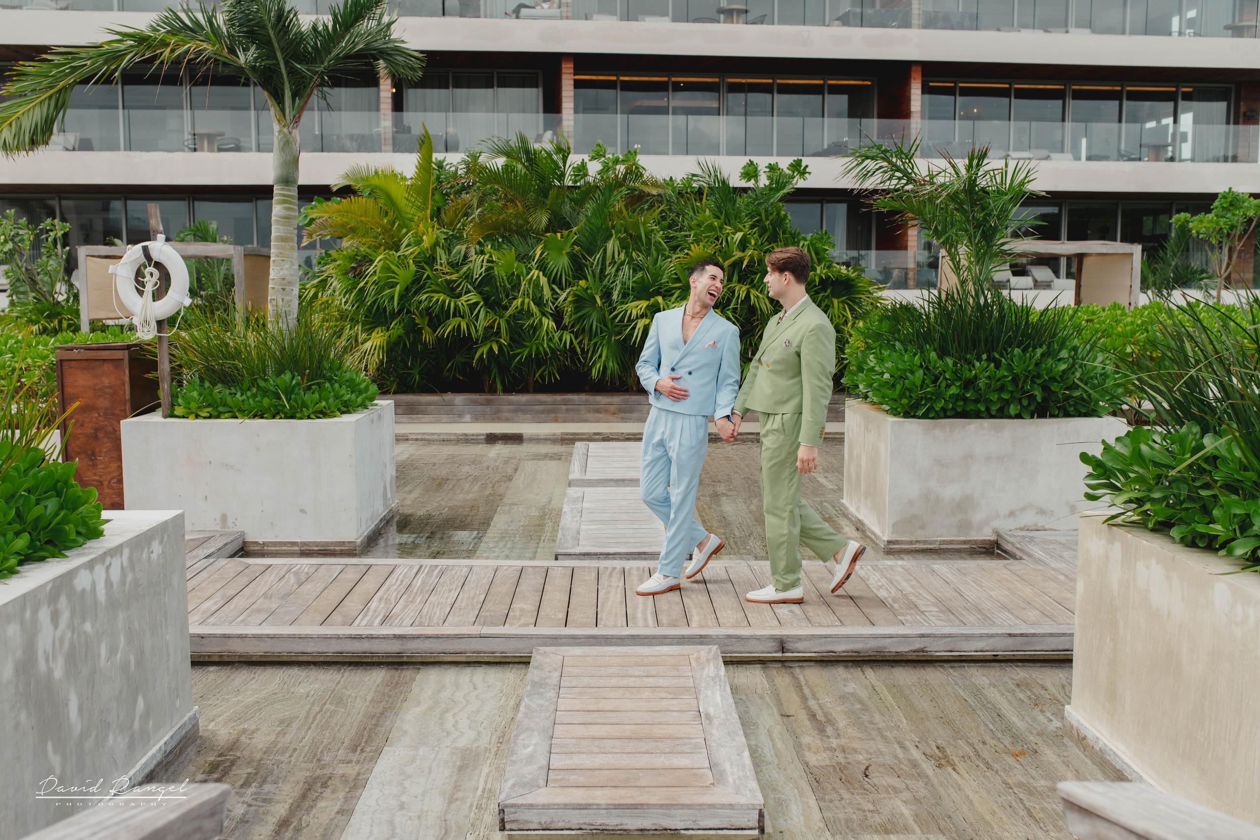 Classic Weddings. Destination wedding photographer based in Cancun and Riviera Maya with service worldwide