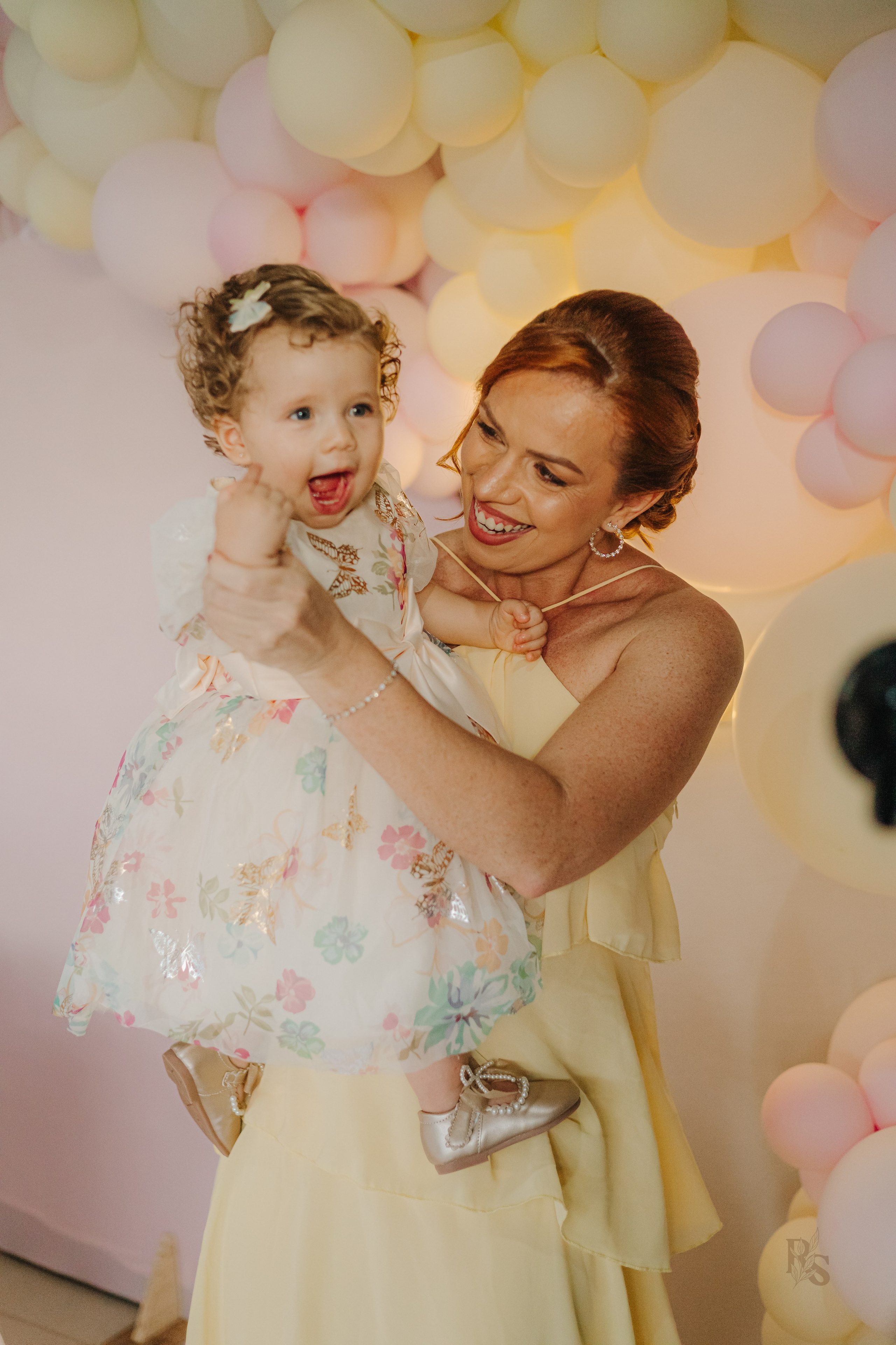 Aurora — 1 ano. Fotógrafo Richard Silvestre — Casamentos na Bahia