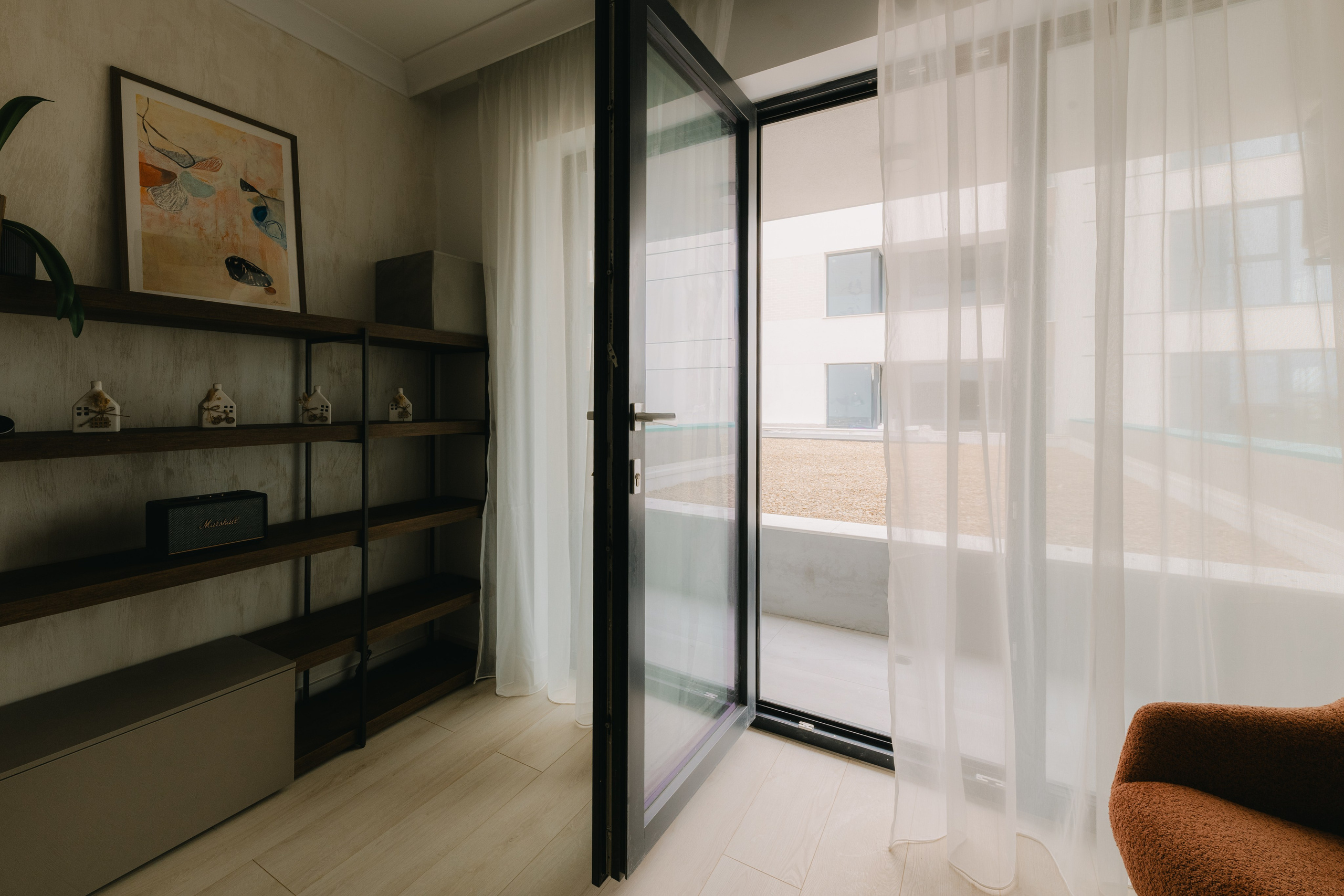 Imobiliare & Interioare - Foto