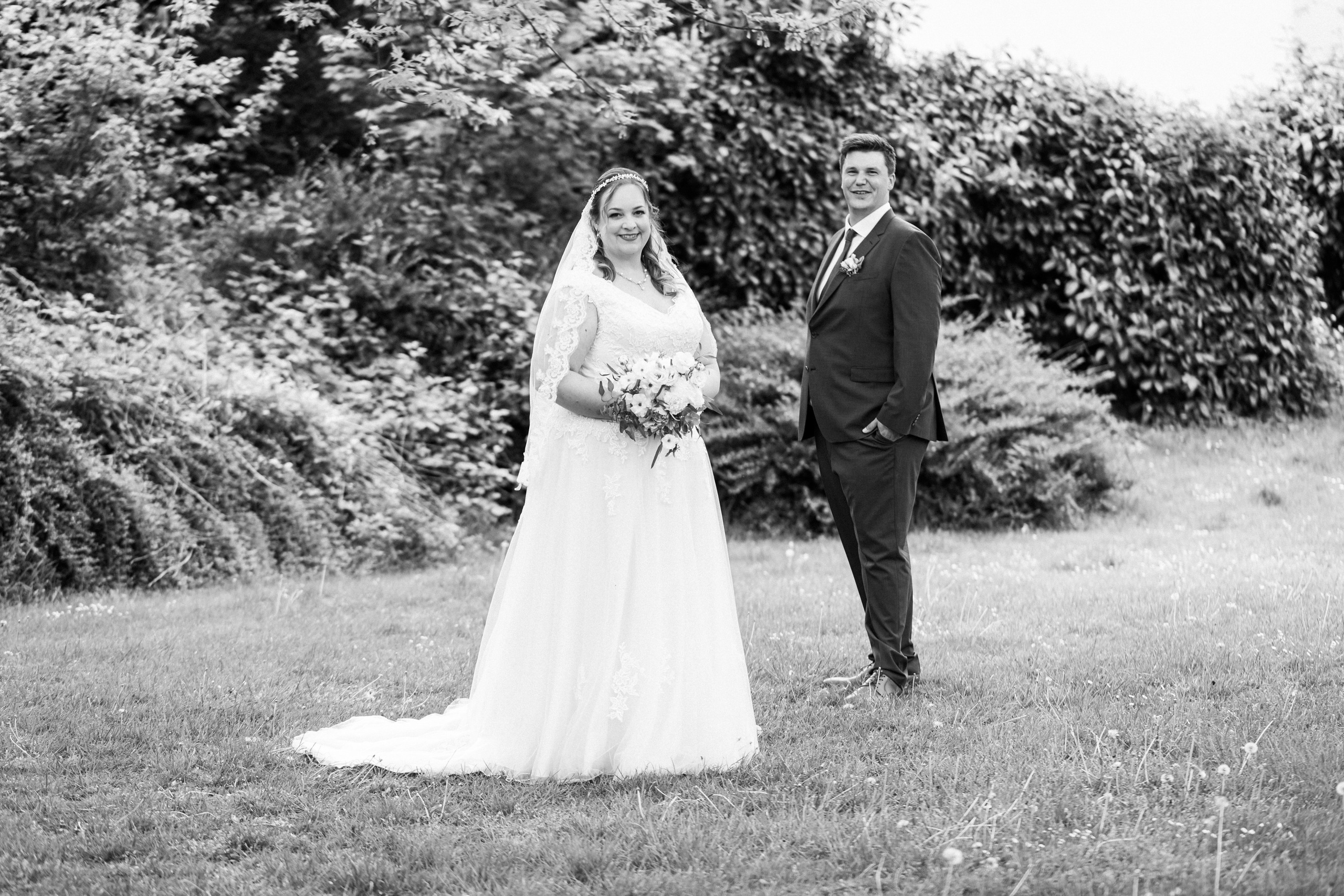 Kirchliche Trauung in Oerlinghausen – Emotionale Hochzeitsfotos & Stilvolle Reportagen!. Hochzeitsfotografin in Gütersloh | Authentische Hochzeitsreportagen | TK Photographie