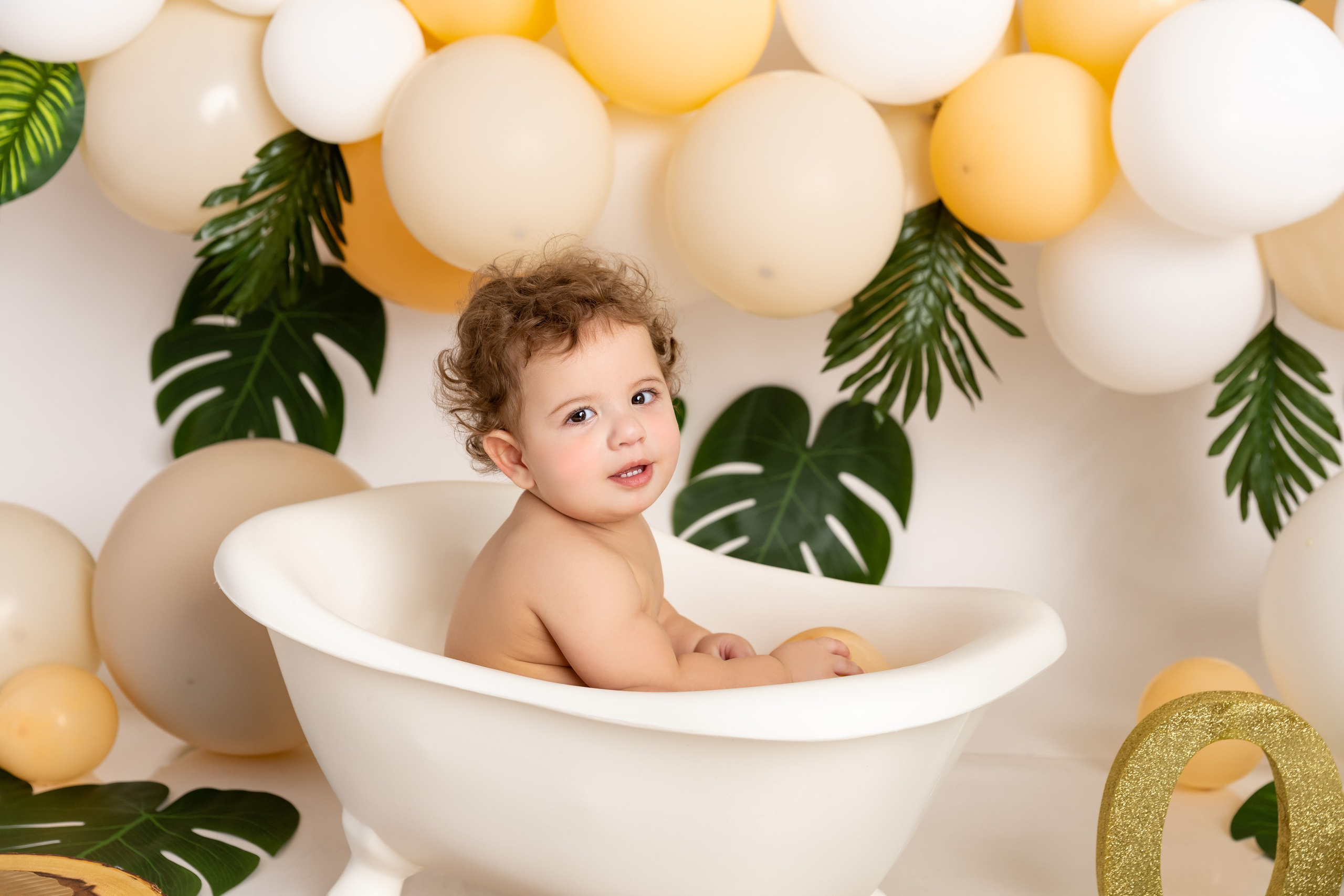 Smash cake photo session in Miami. Miami Family and Event Photographer