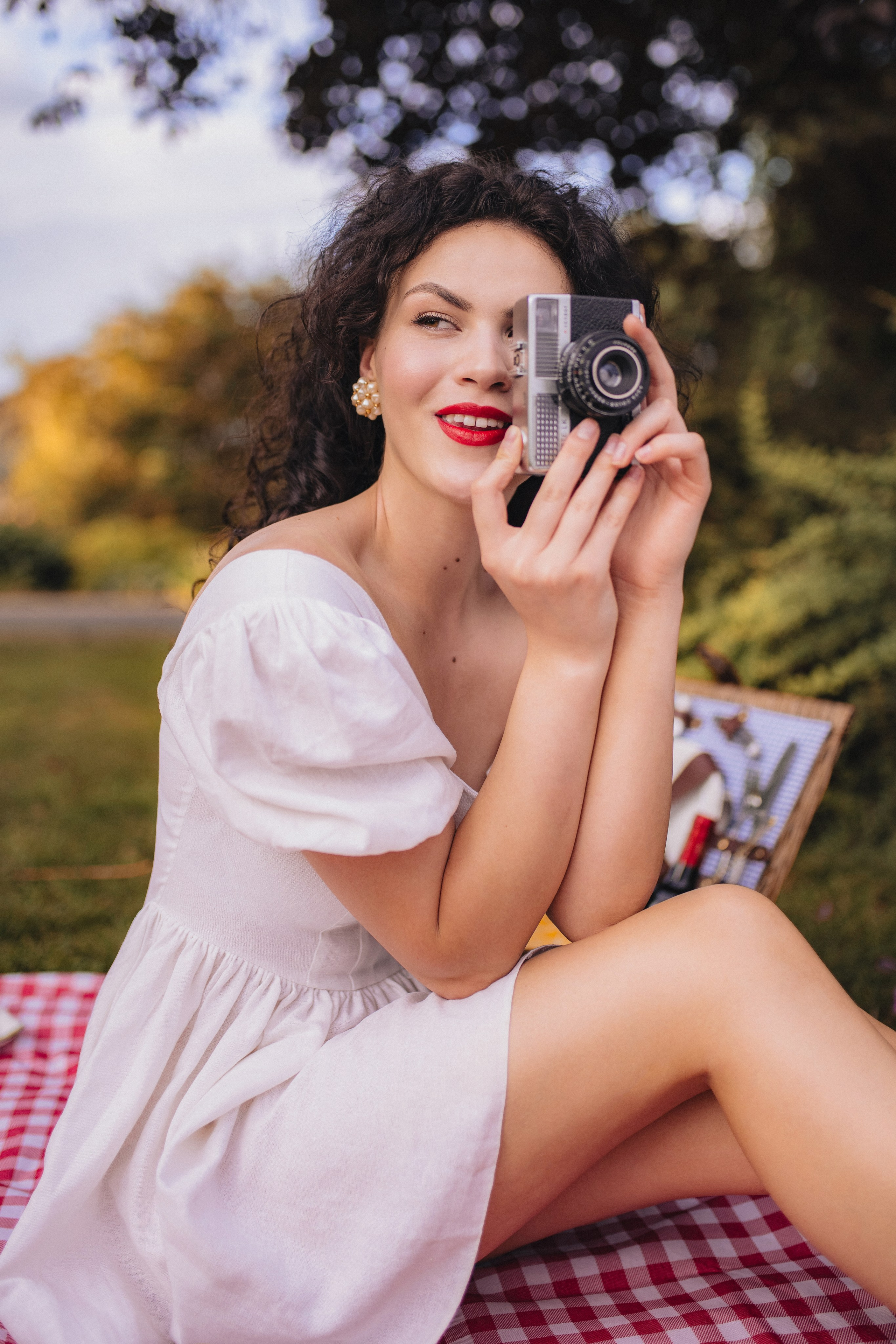 Kristina portrait & picnic session. Tania Gandrabur, photographer in West Midlands, England