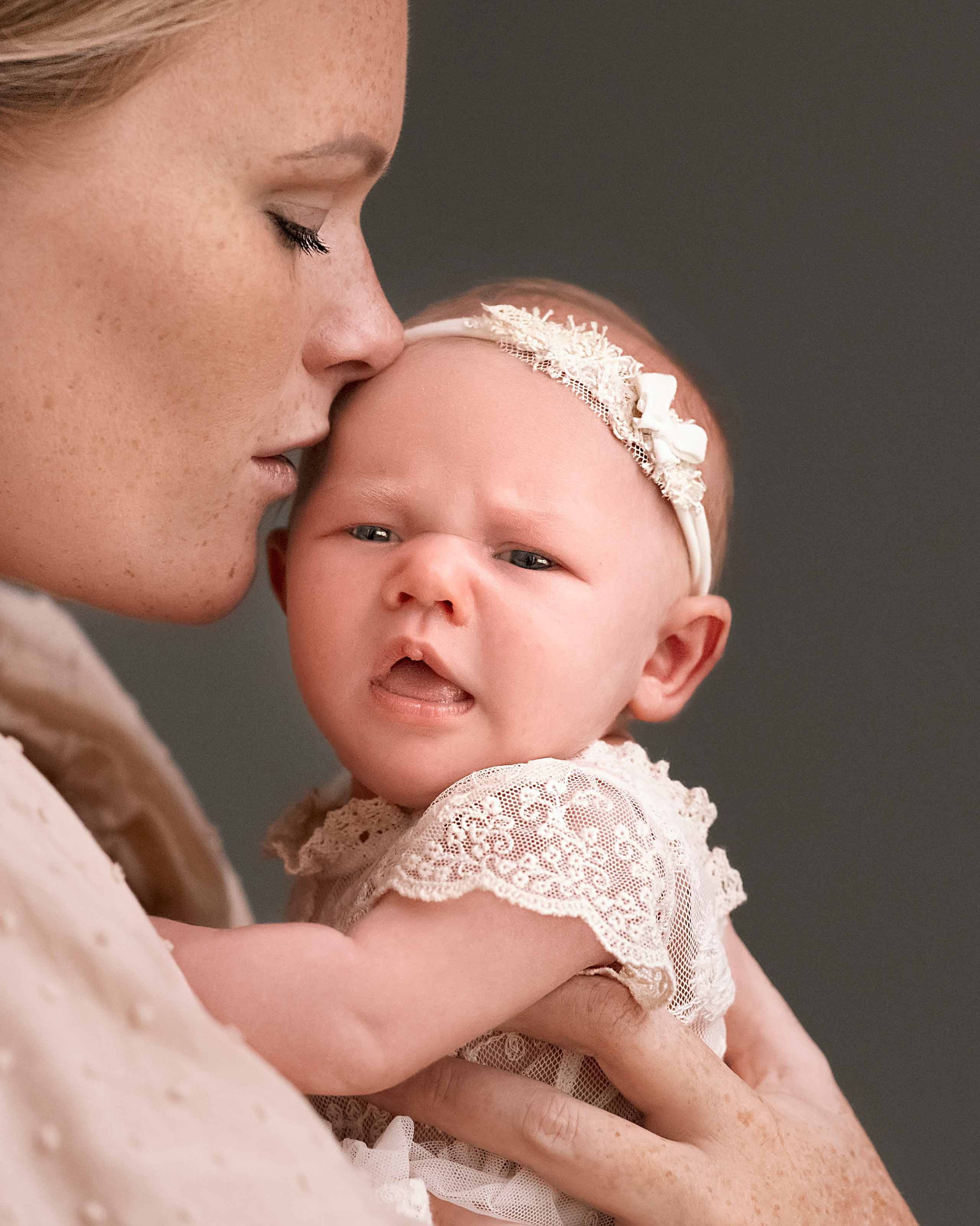 Motherhood is magic. Portrait, kids and family photographer in Wesley Chapel Alina Alice Osipova