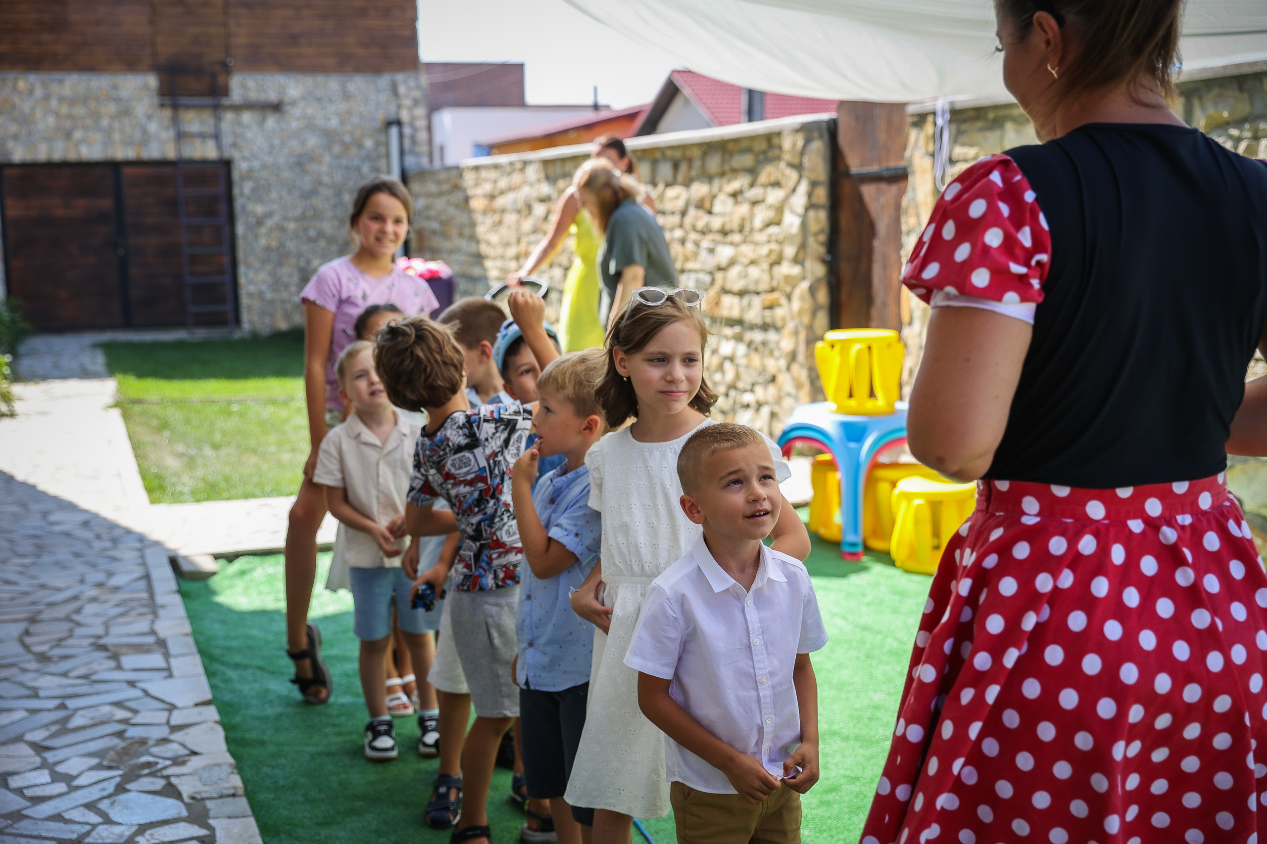 Nunta Cosmin și Simona de la La Moșu a fost exact genul de eveniment care demonstrează cât de frumoasă poate fi o nuntă în aer liber. Rares Bucur is a professional wedding photographer based in Cluj-Napoca, Romania, specializing in wedding photography