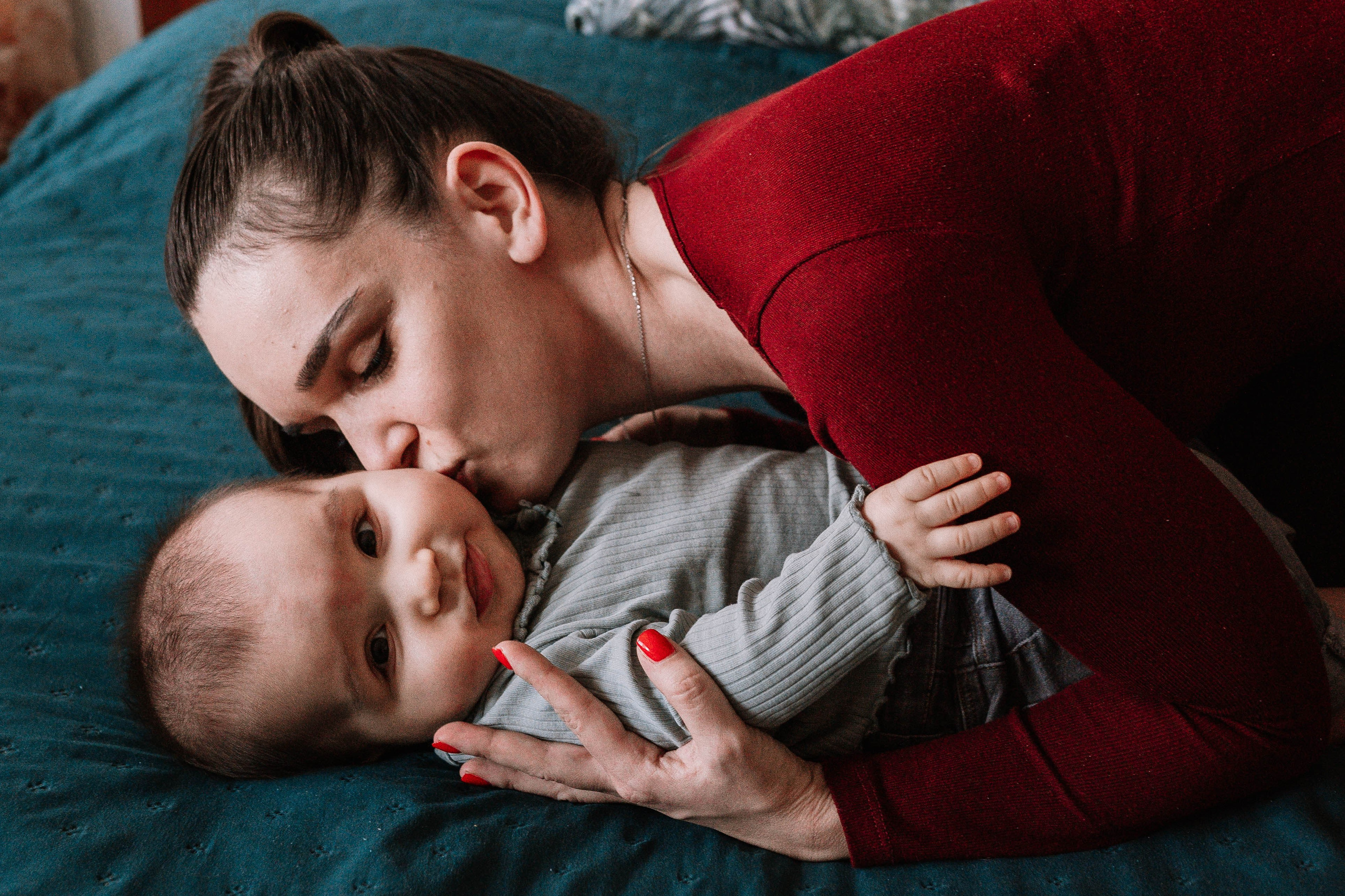 Lana - fotografisanje bebe kod kuće. Dečiji i porodični fotograf