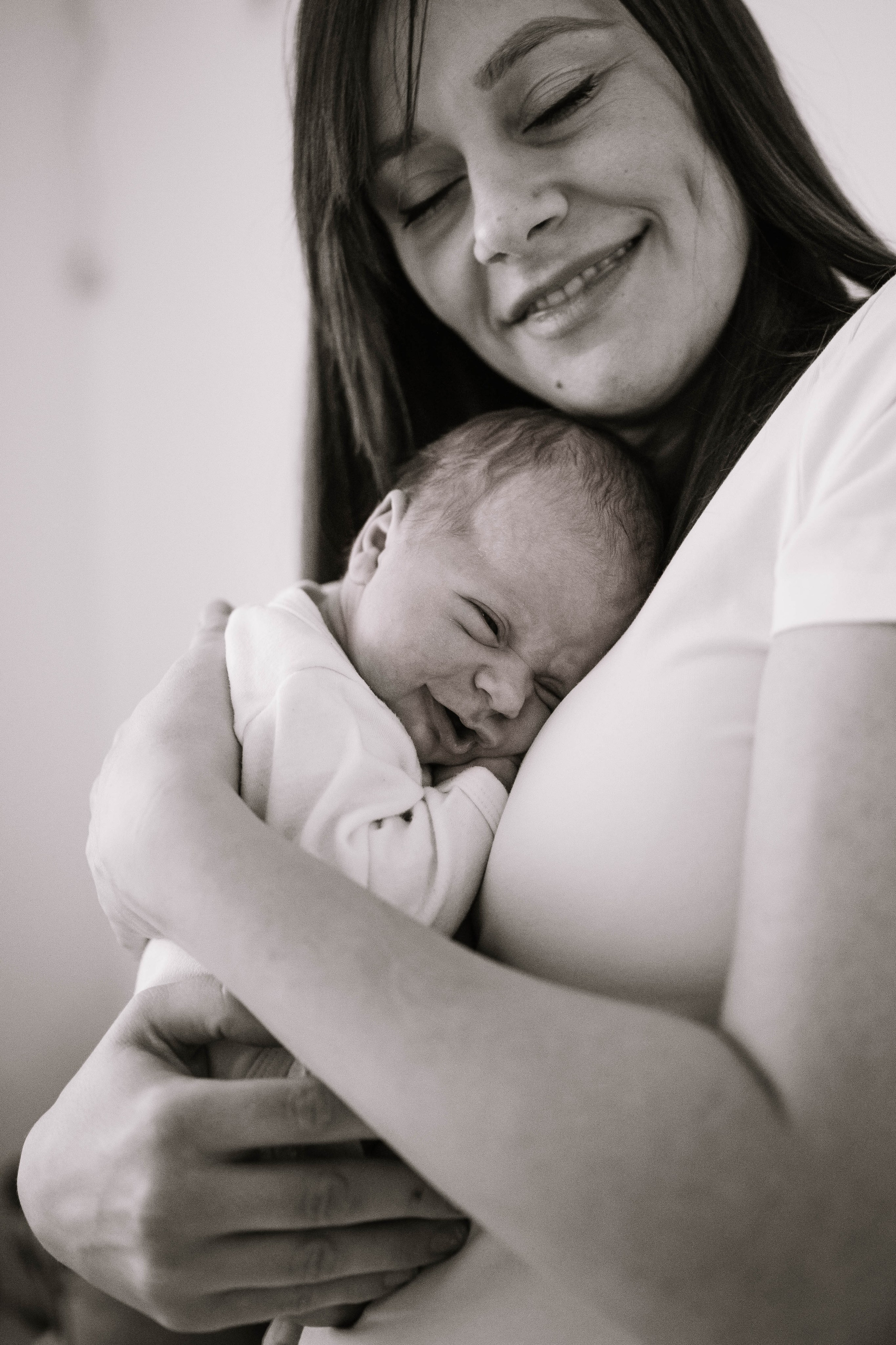 Iva - fotografisanje bebe kod kuće. Dečiji i porodični fotograf