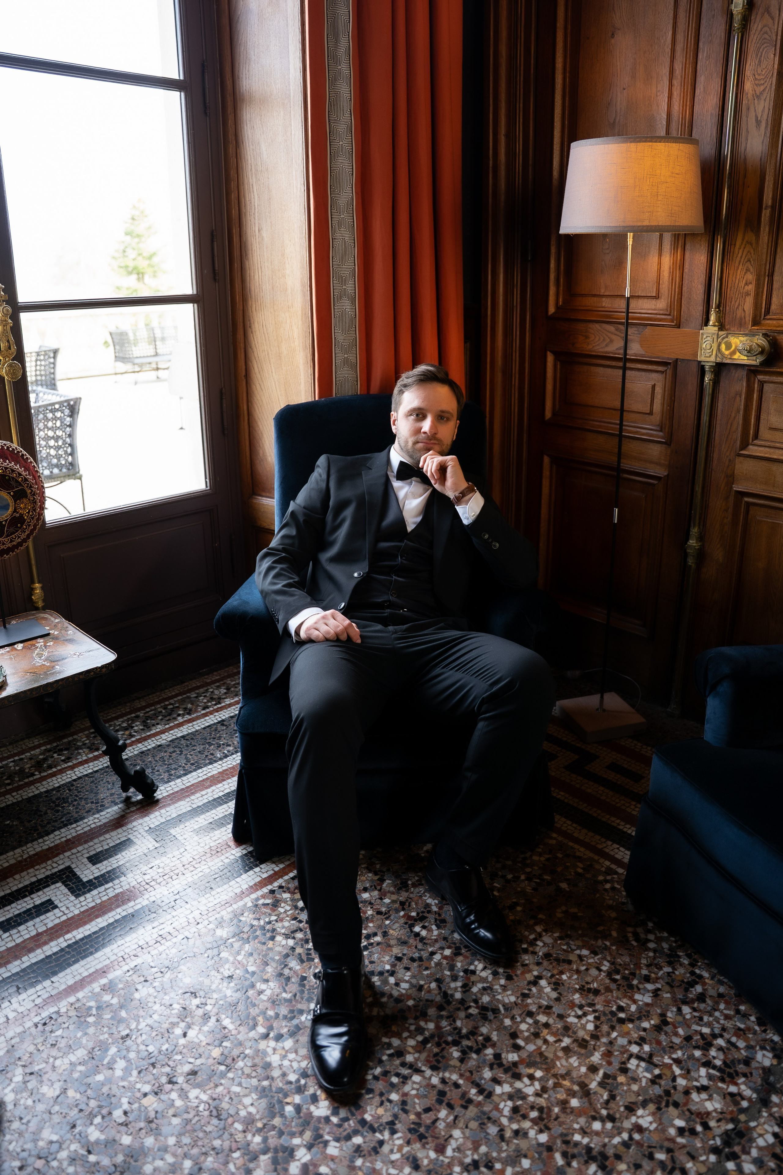 Chateau elopement inspiration. Wedding photographer in Paris Oksana Shum