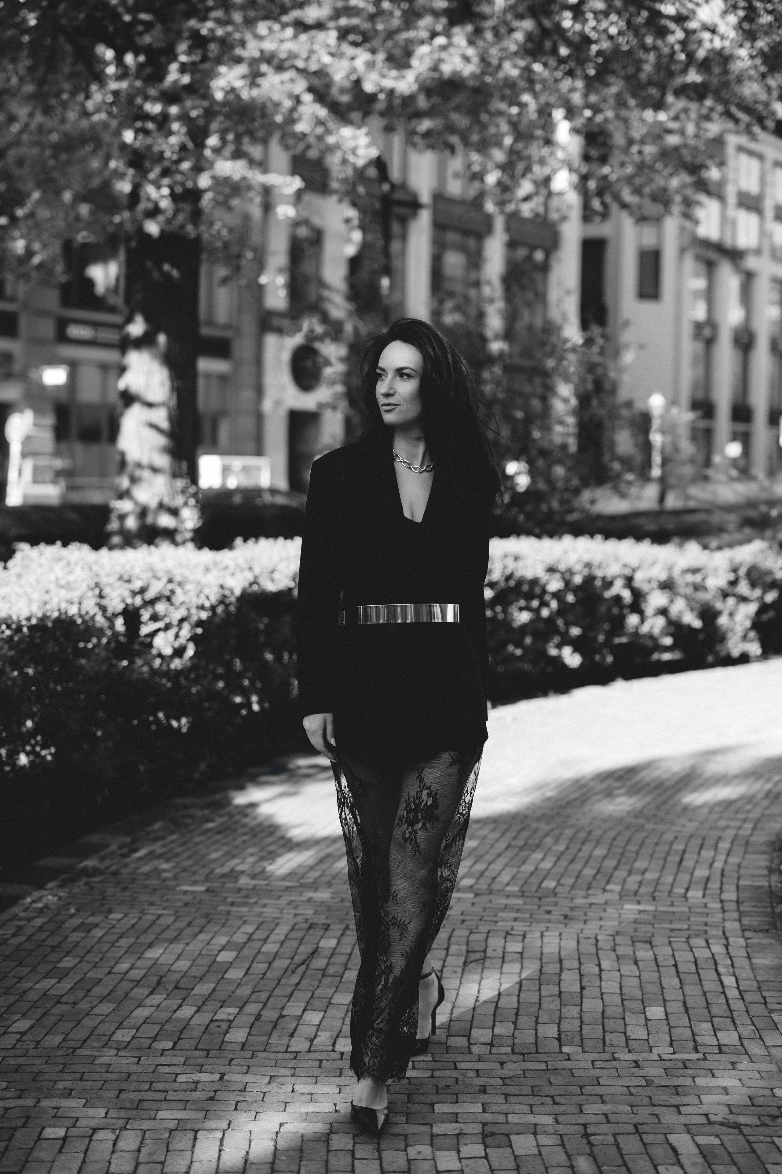 Black&White City Portrait. Elegant Woman in a black Suit. Kristina Kozheltsova- Soulful Portrait&Lifestyle&Love Story Photographer in Leipzig, Germany