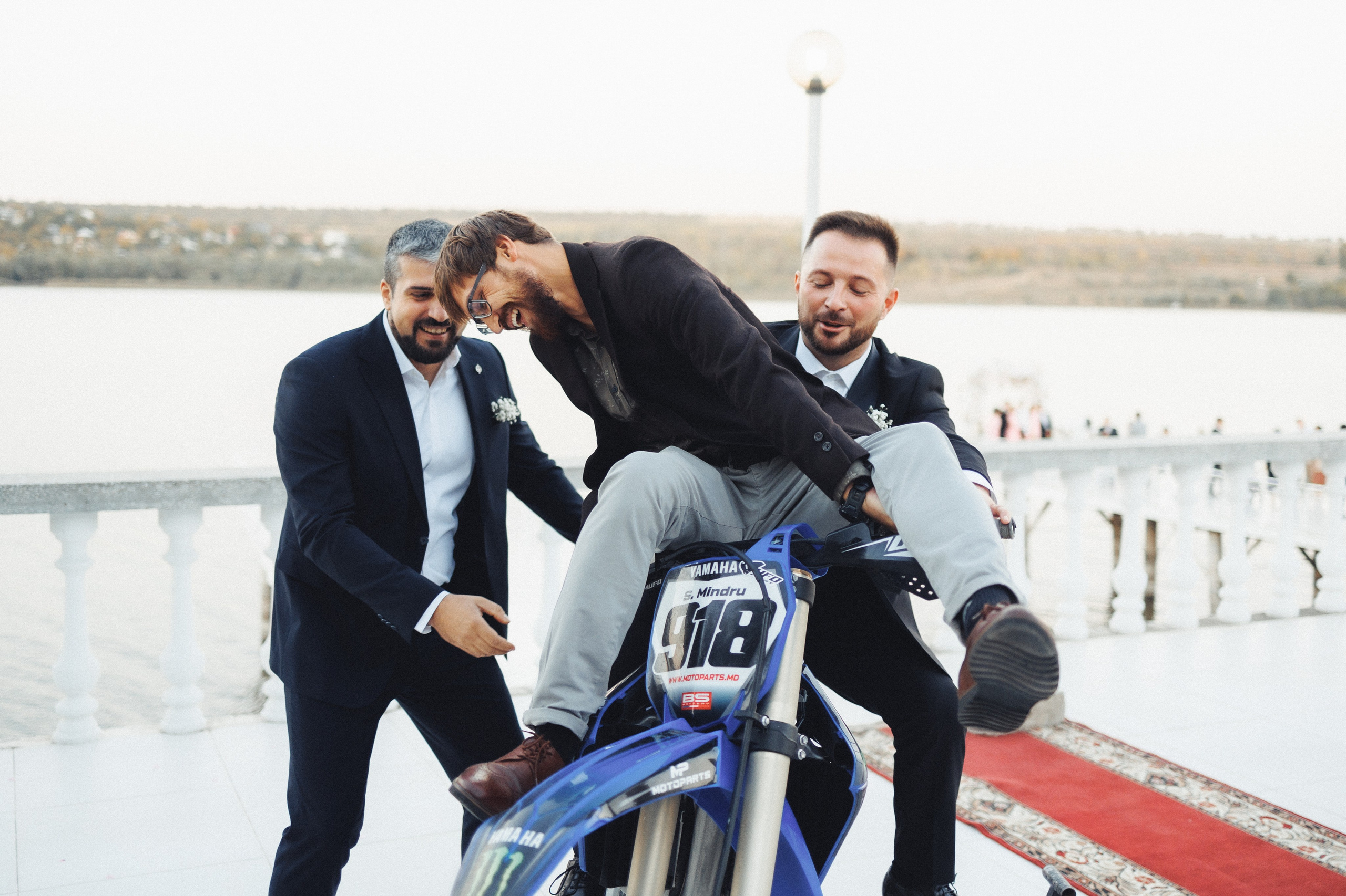 X & S. Fotograful evenimentului tău