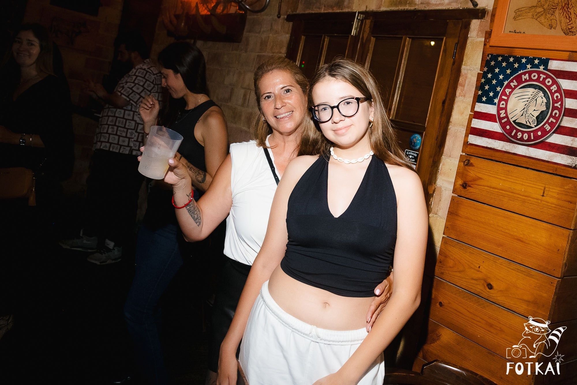 Los Ekilibristas de la Cuerda Floja — Фото с концерта в Торревьехе, 2026 | FOTKAI