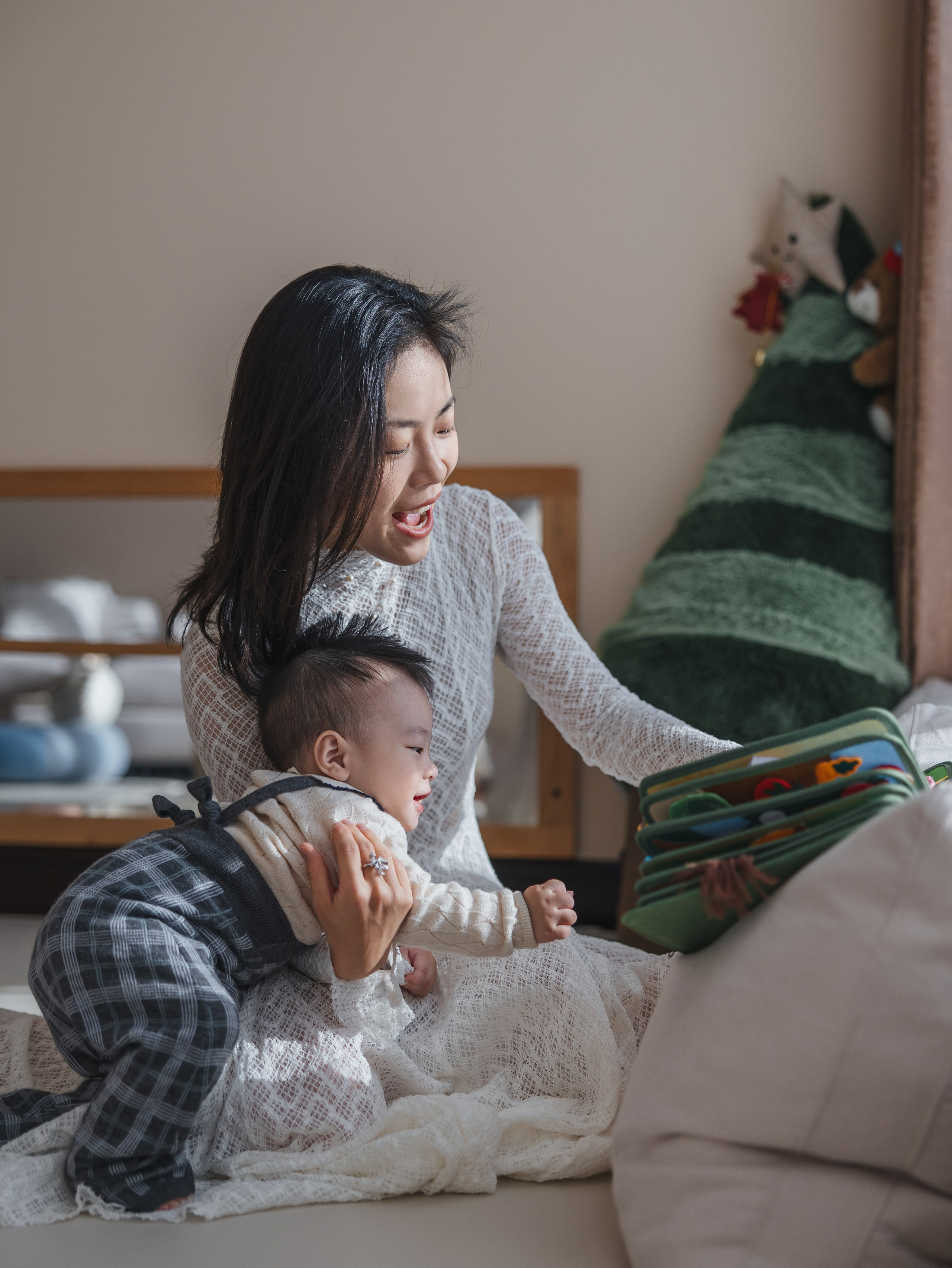 Family photograph in Shanghai. Shanghai Family Photographer Dora