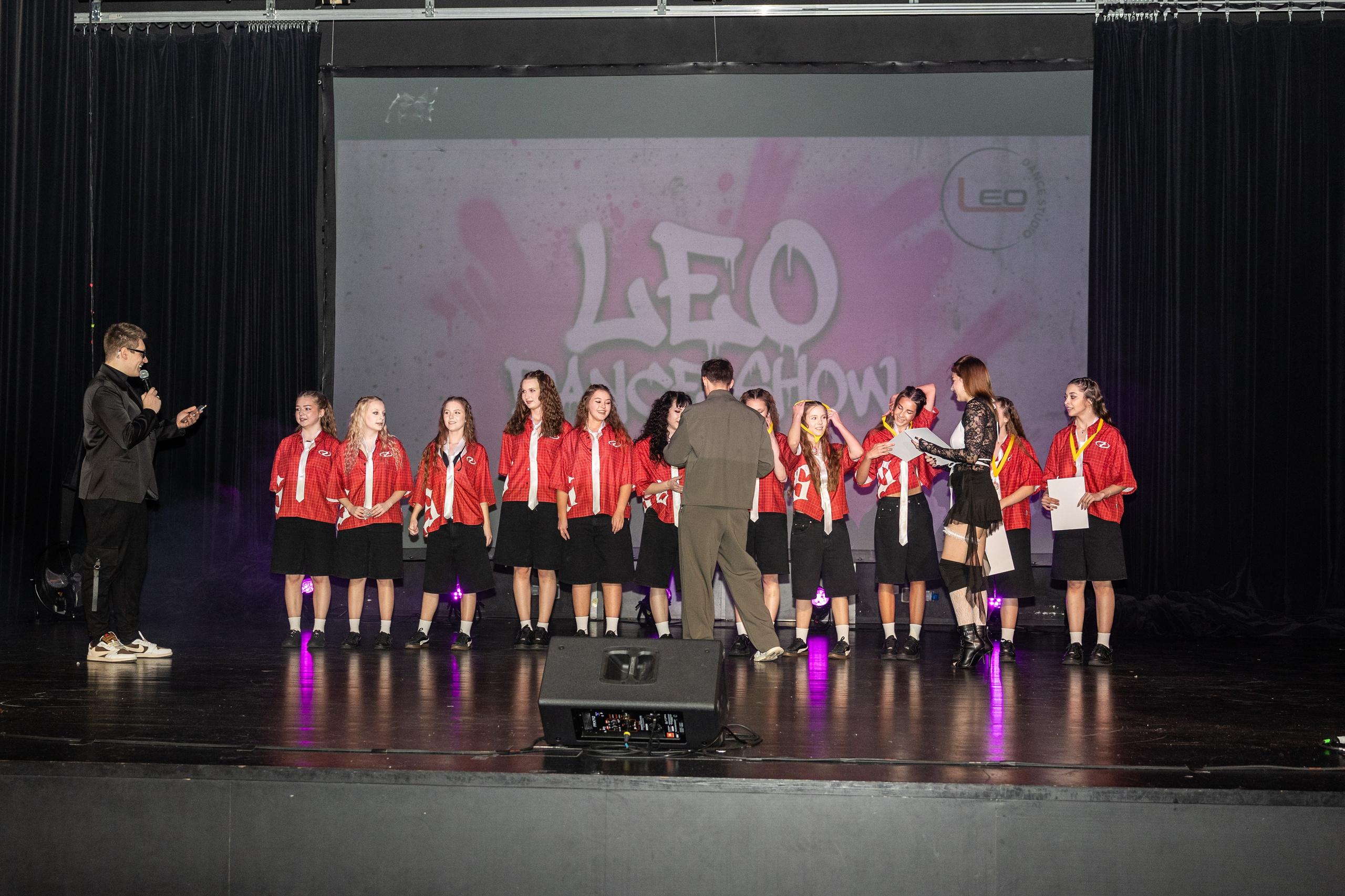 LEO DANCE SHOW WINTER 2025. Семейный и детский фотограф в Варшаве Мила Бобровская