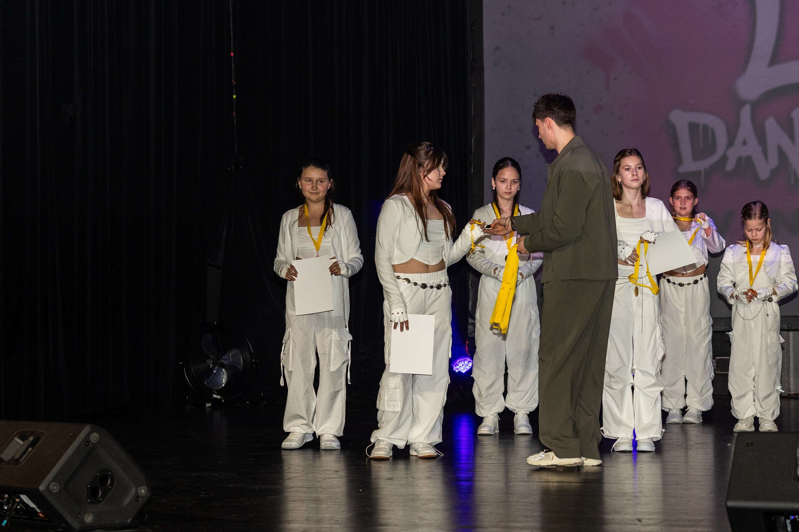 LEO DANCE SHOW WINTER 2025. Семейный и детский фотограф в Варшаве Мила Бобровская