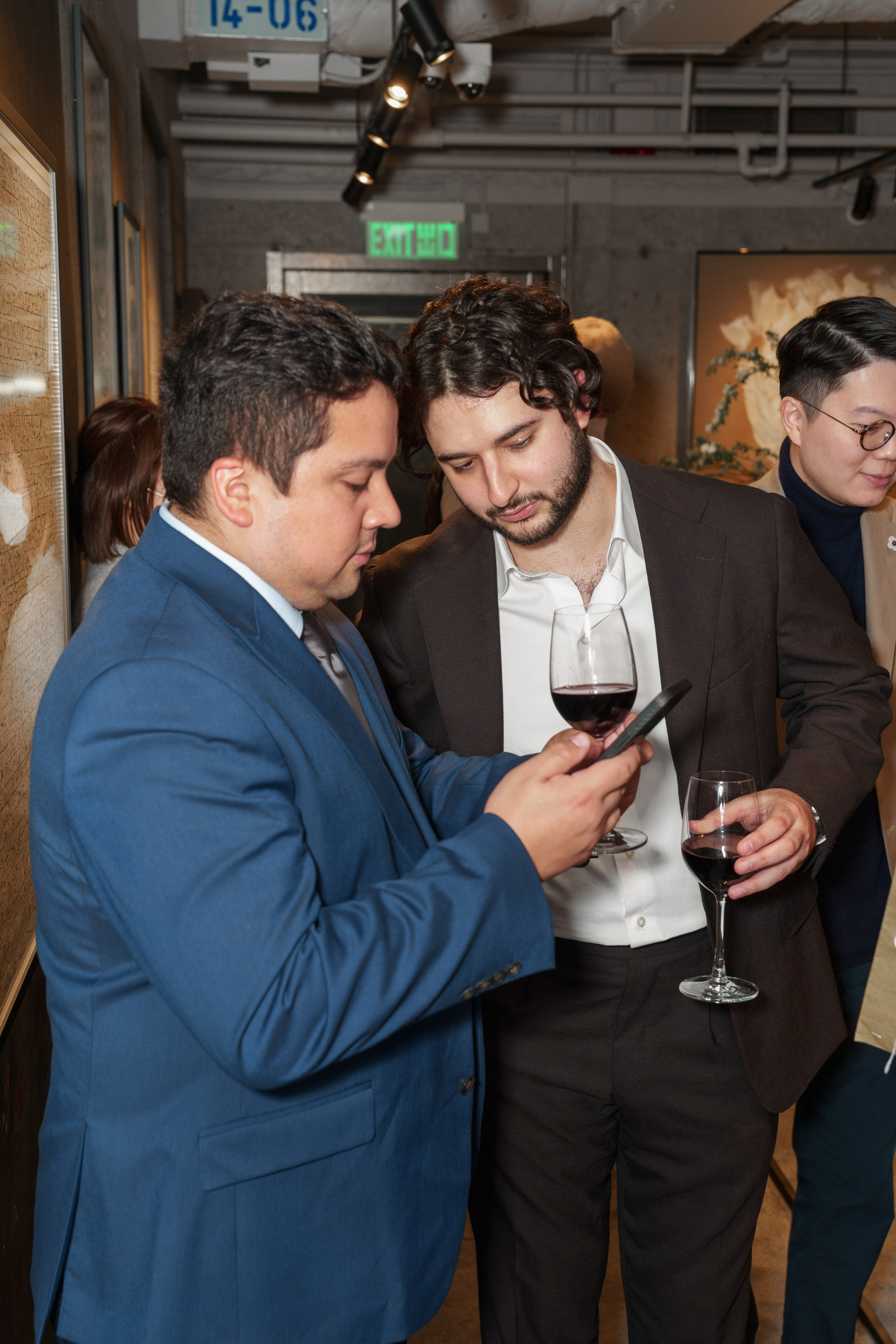 WATCHBOX. ФОТОГРАФ В ГОНКОНГЕ (СВАДЬБЫ, FASHION, СЕМЕЙНЫЕ, МЕРОПРИЯТИЯ, ФОТОПРОГУЛКИ)