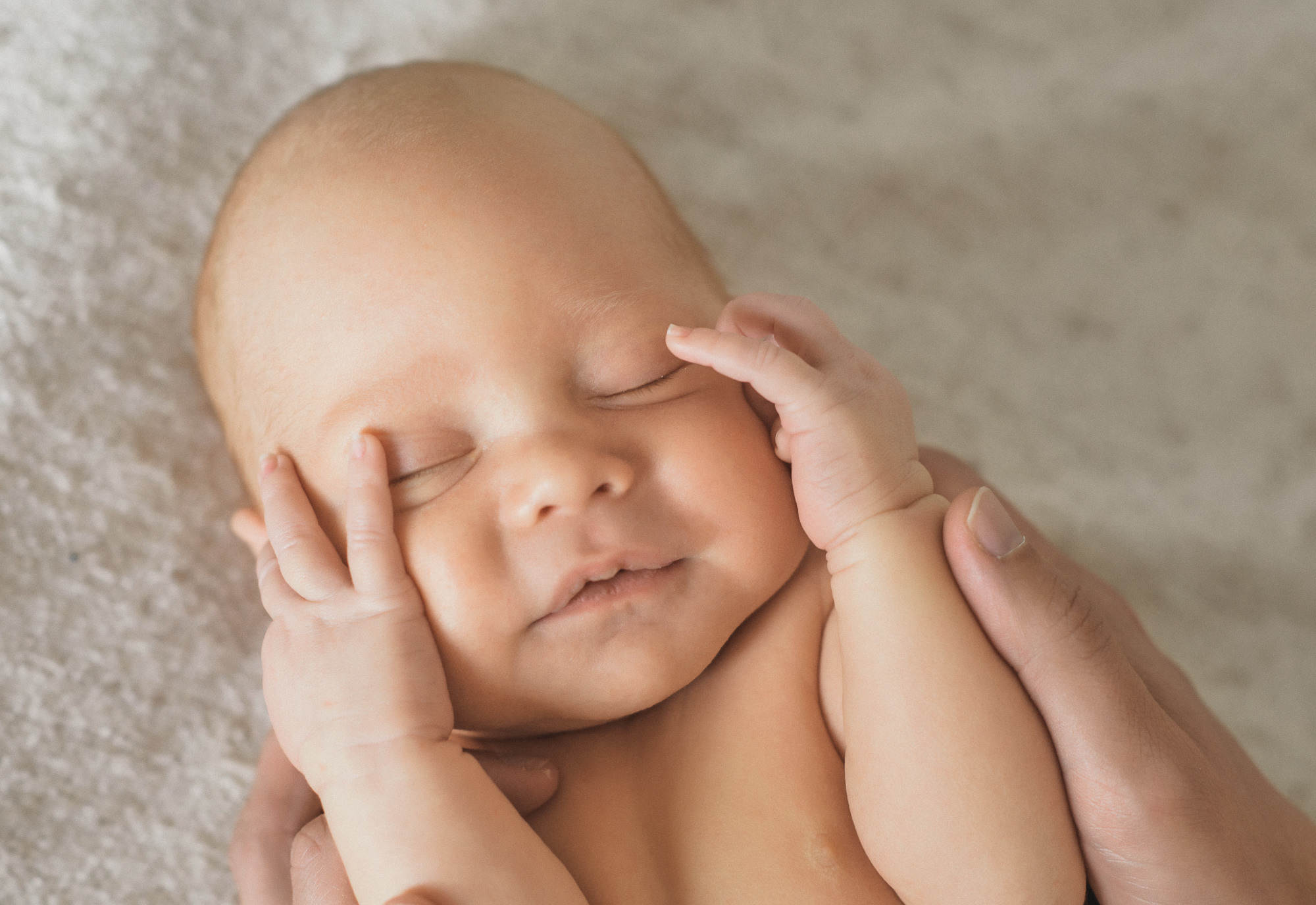 Домашняя фотосессия новорожденного малыша в Праге. Семейный и свадебный фотограф в Праге Наталья Федори