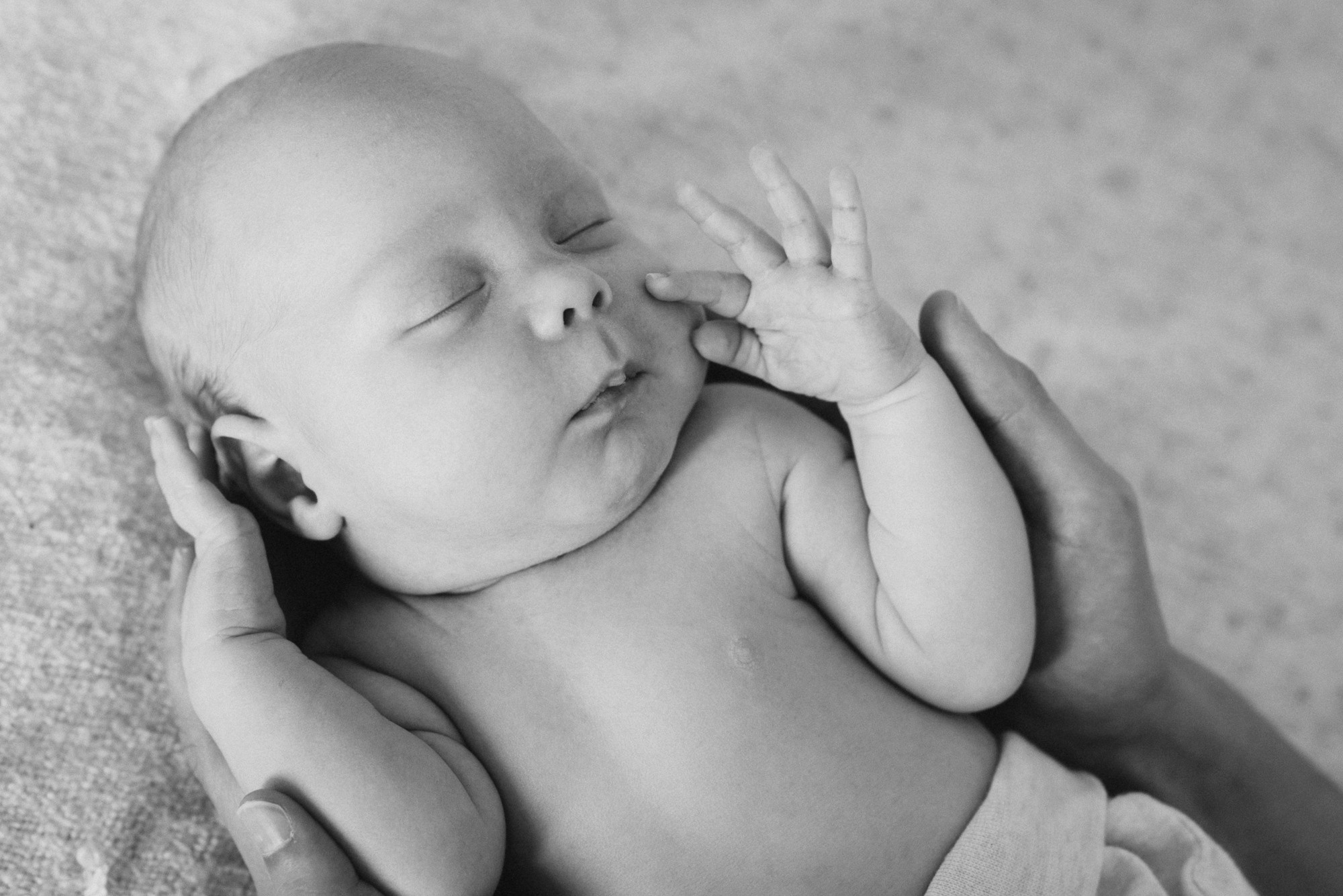 Домашняя фотосессия новорожденного малыша в Праге. Семейный и свадебный фотограф в Праге Наталья Федори