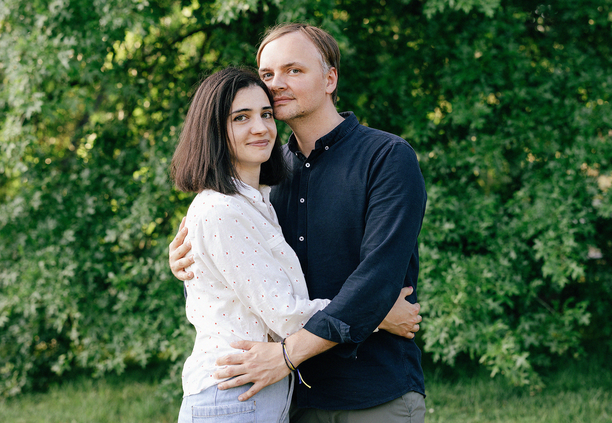 Семья в летнем парке. Прага. Rodinný a svatební fotograf v Praze