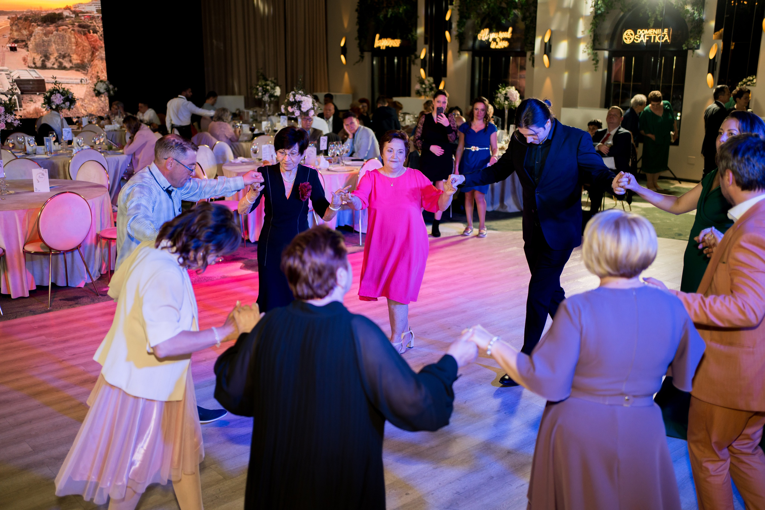 PARTY. Gabriel Florea — Fotograf nuntă București