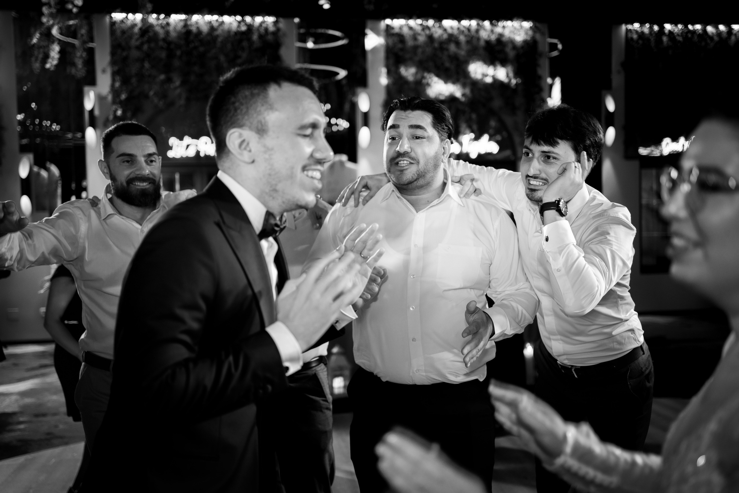 PARTY. Gabriel Florea — Fotograf nuntă București