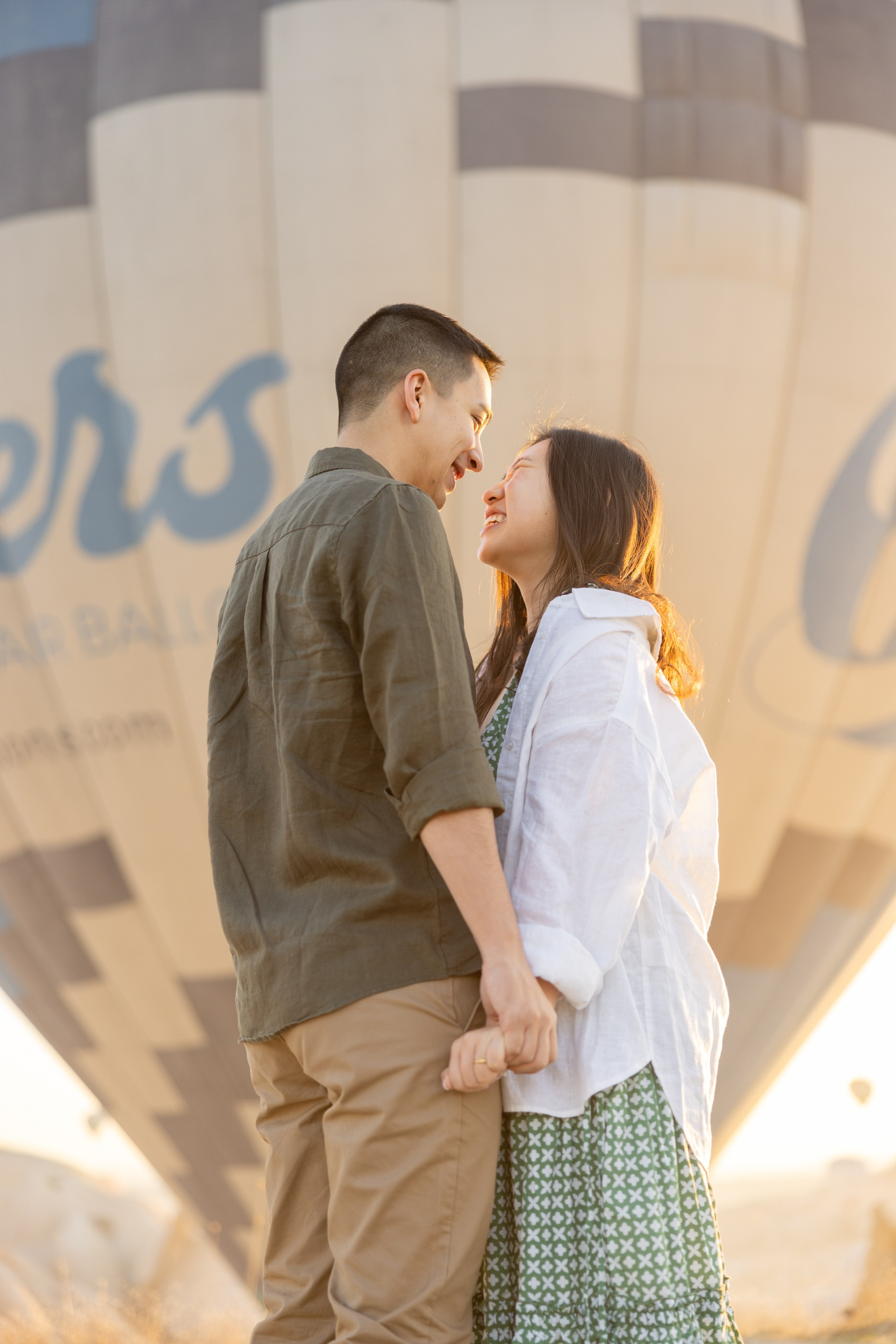 Romantic Love Story Photoshoot with Hot Air Balloons in Cappadocia. Julia Ganch I Fashion Wedding Photography I Cappadocia Turkey
