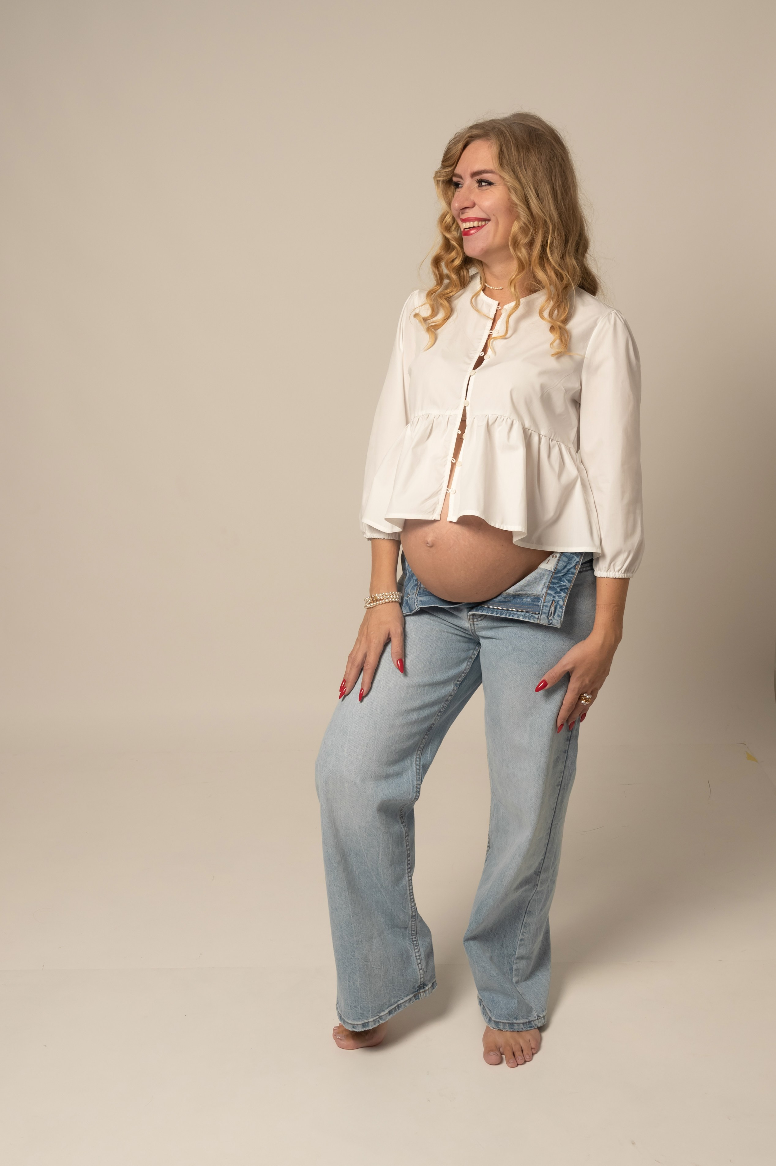 Фотосессия беременности в стиле лайфстайл. Профессиональный фотограф в Испании