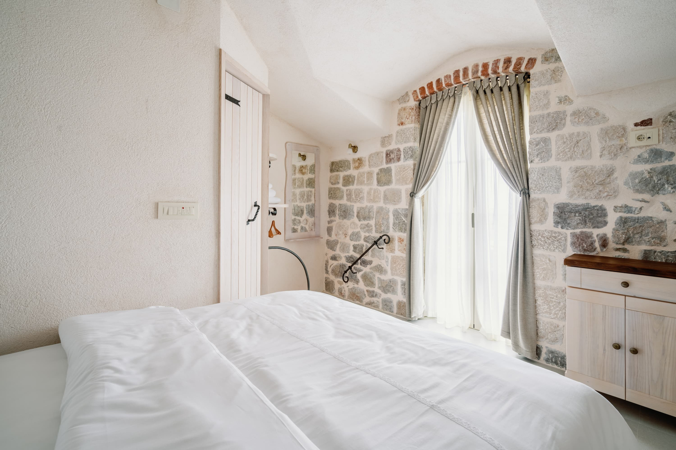 Real Estate Photography. Montenegro. EVAN ARISTOV WEDDING PHOTOGRAPHY — Seattle Wedding Photographer