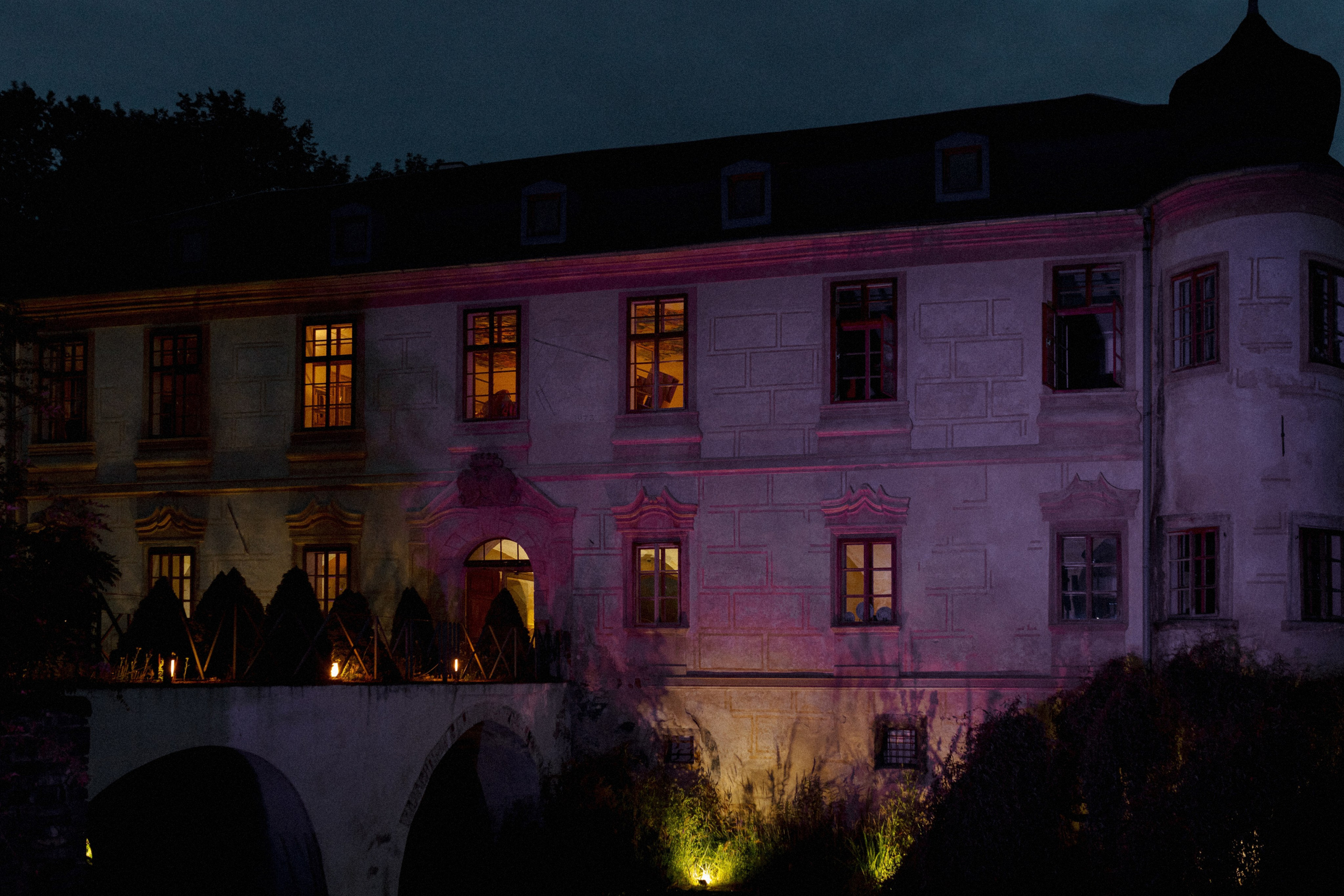 Vintage Wedding at Château Třebešice | RAW Studio Wedding Photography. Raw Studio: Capturing Elegant weddings accross Europe